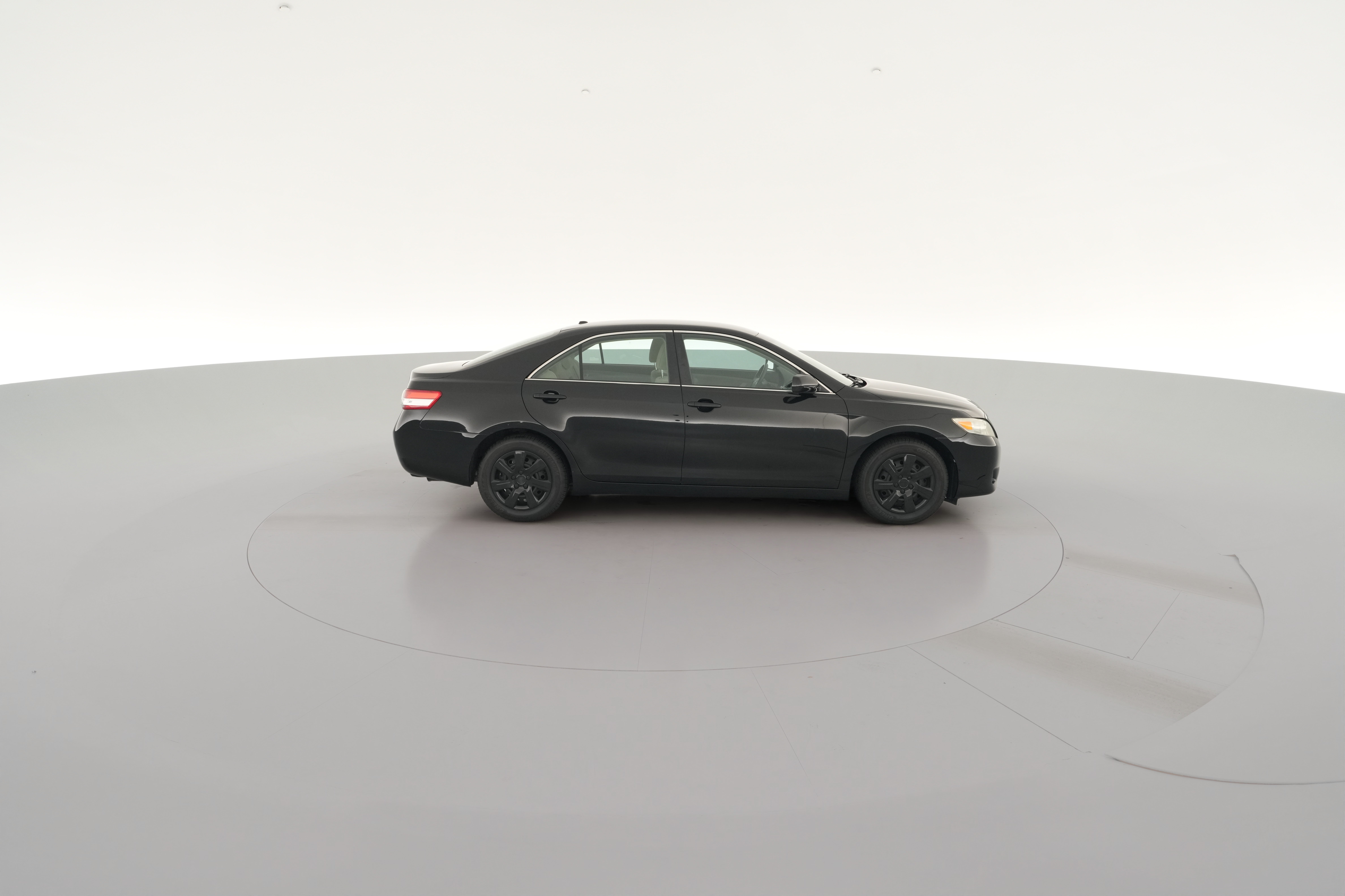 2010 Toyota Camry LE - Photo 29