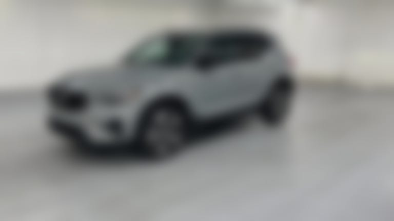 2026 Volvo XC40 vehicle photo