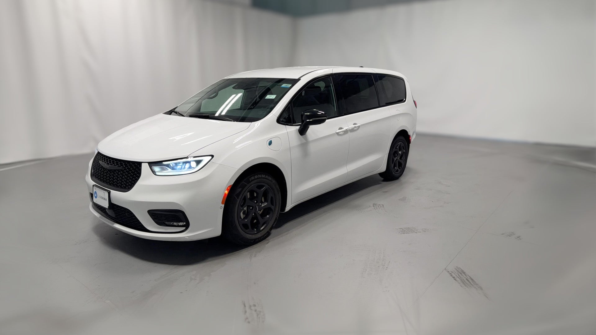 2024 Chrysler Pacifica Hybrid vehicle photo