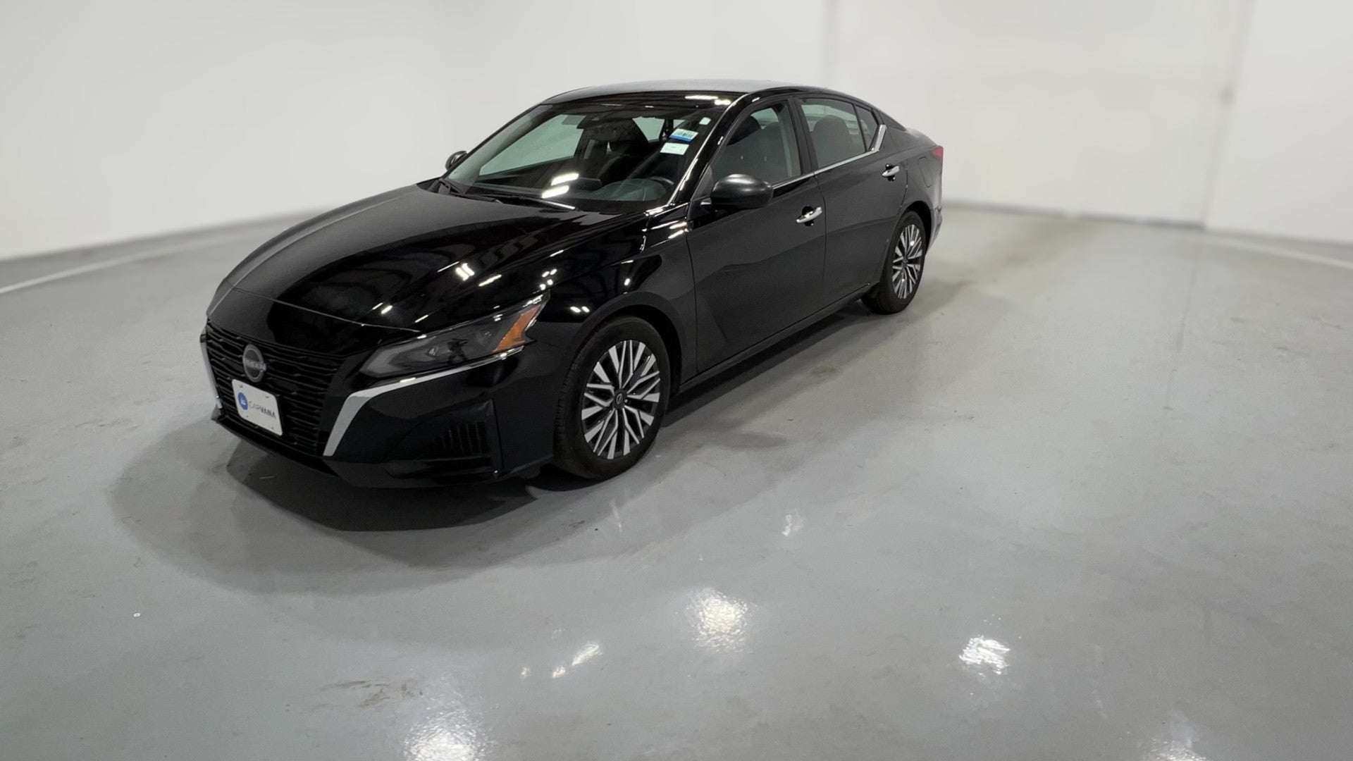 2025 Nissan Altima vehicle photo