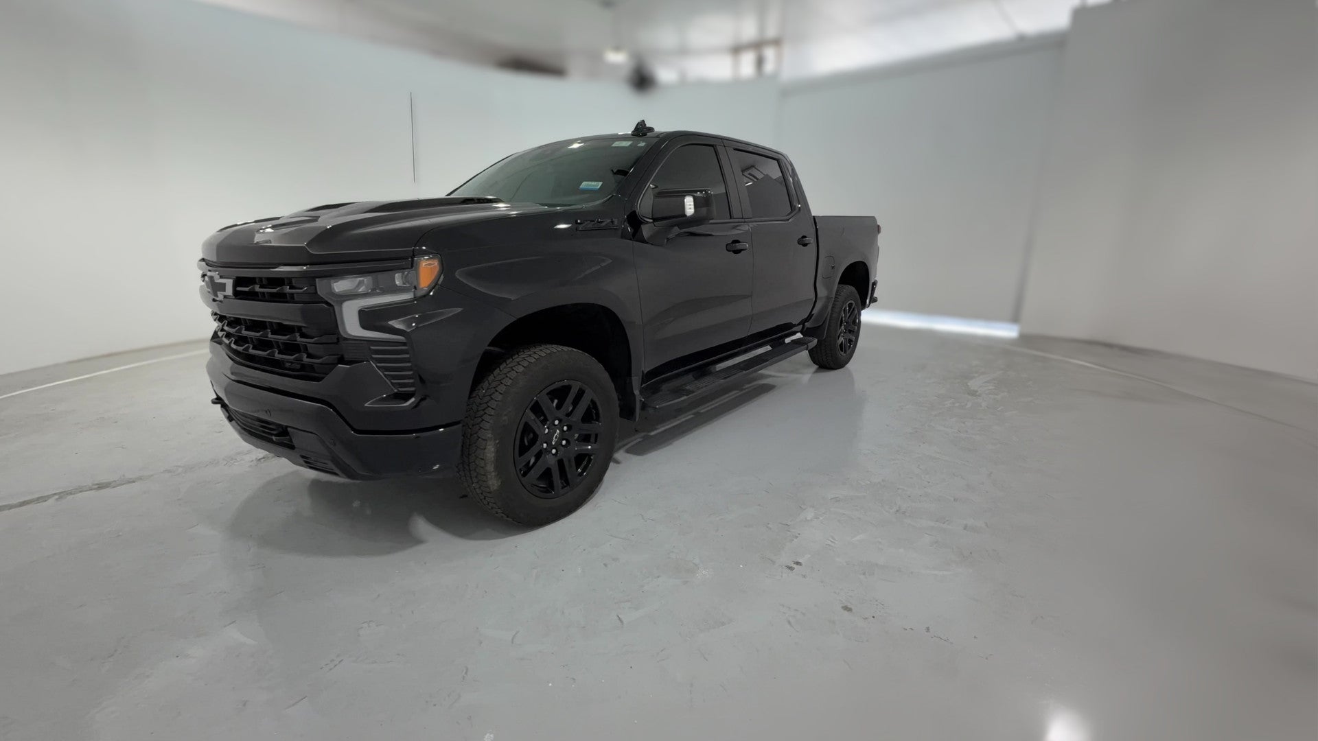 2025 Chevrolet Silverado 1500 Crew Cab vehicle photo