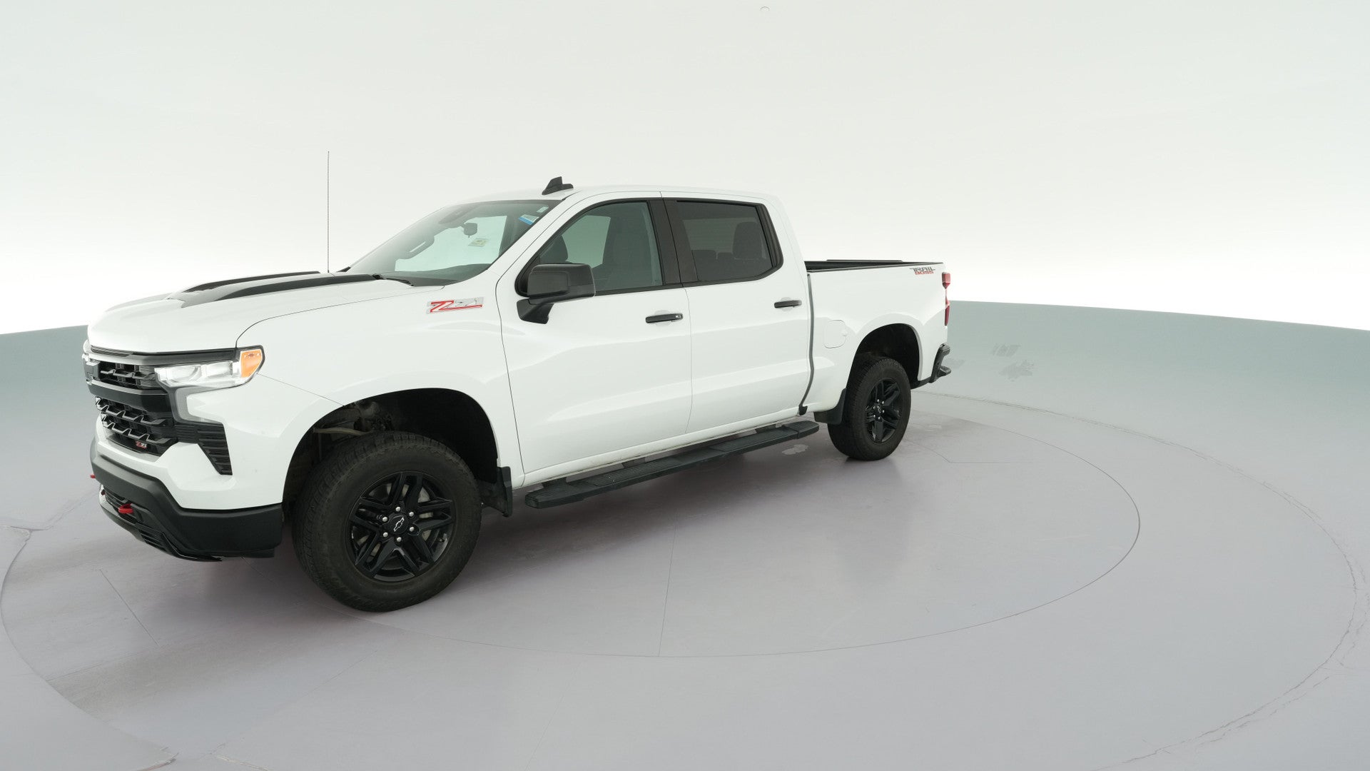 2023 Chevrolet Silverado 1500 Crew Cab vehicle photo