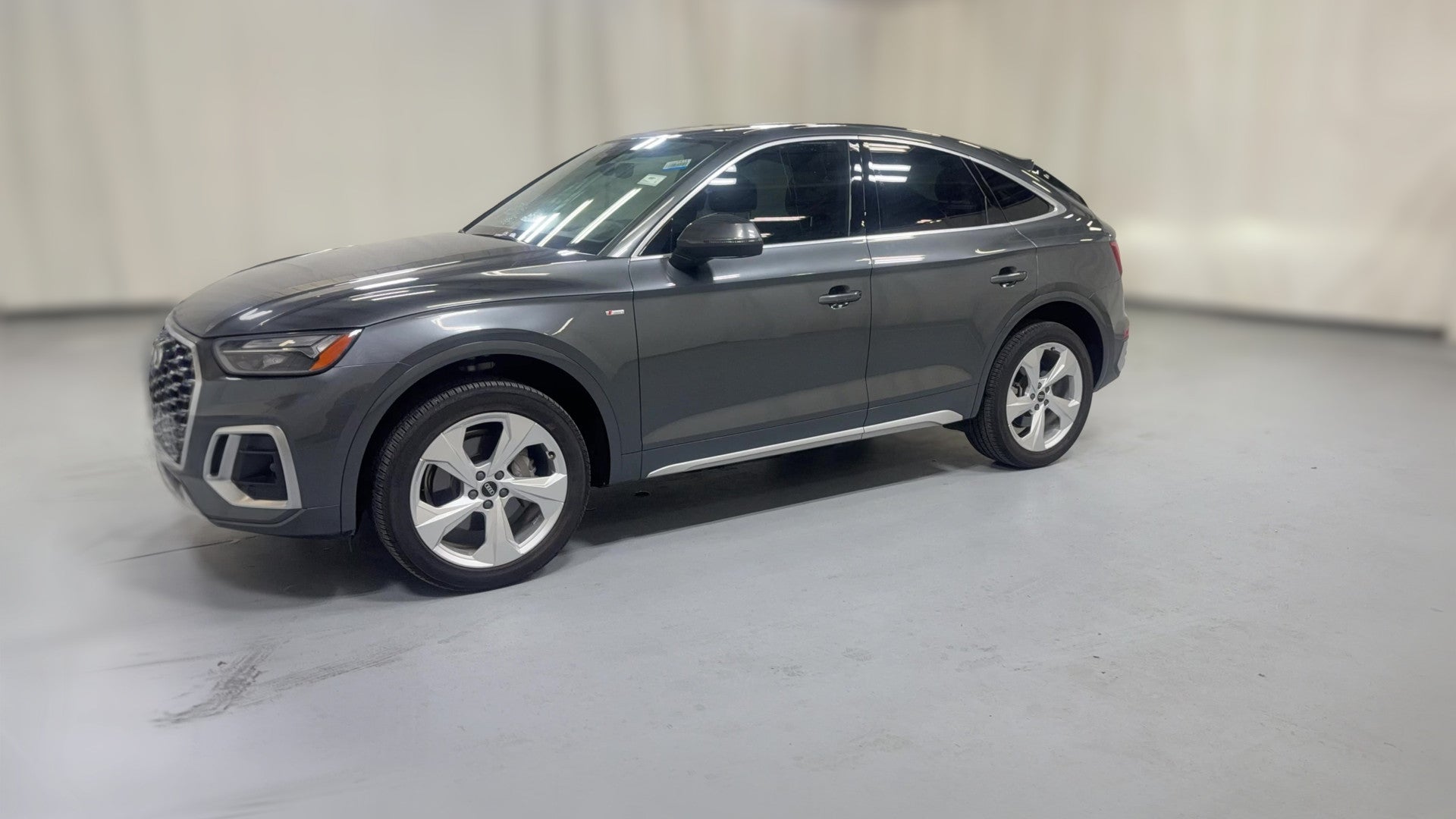 2022 Audi Q5 Sportback vehicle photo