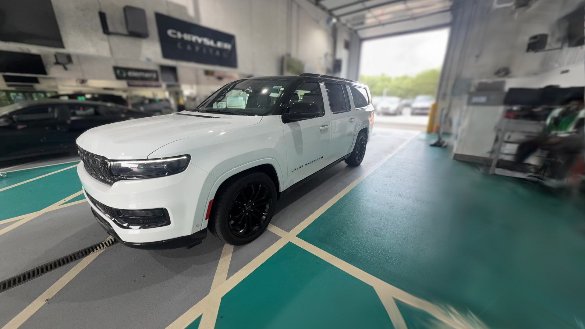 2024 Jeep Grand Wagoneer L vehicle photo
