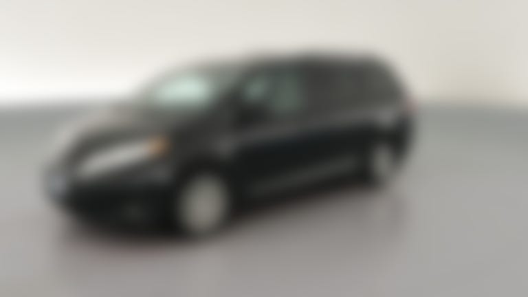 2017 Toyota Sienna vehicle photo