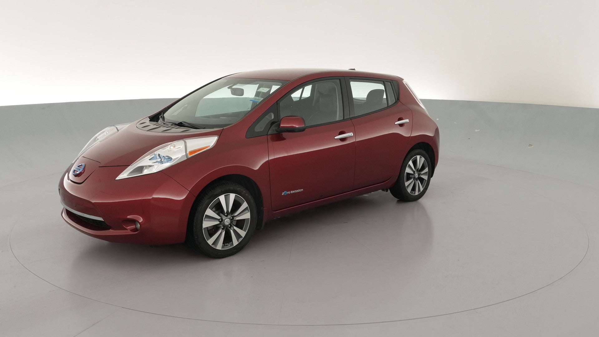 2015 Nissan LEAF vehicle photo