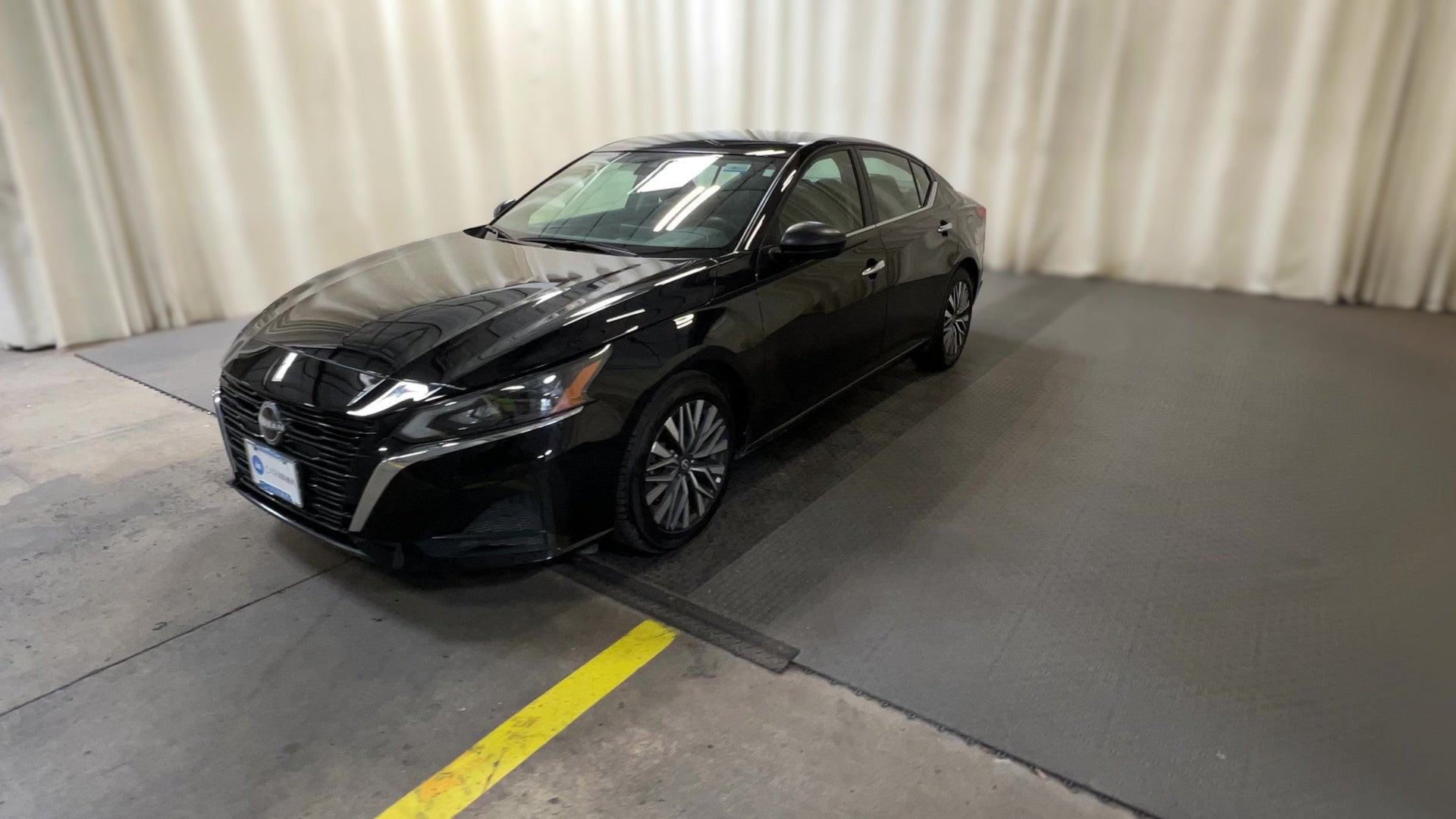 2025 Nissan Altima vehicle photo