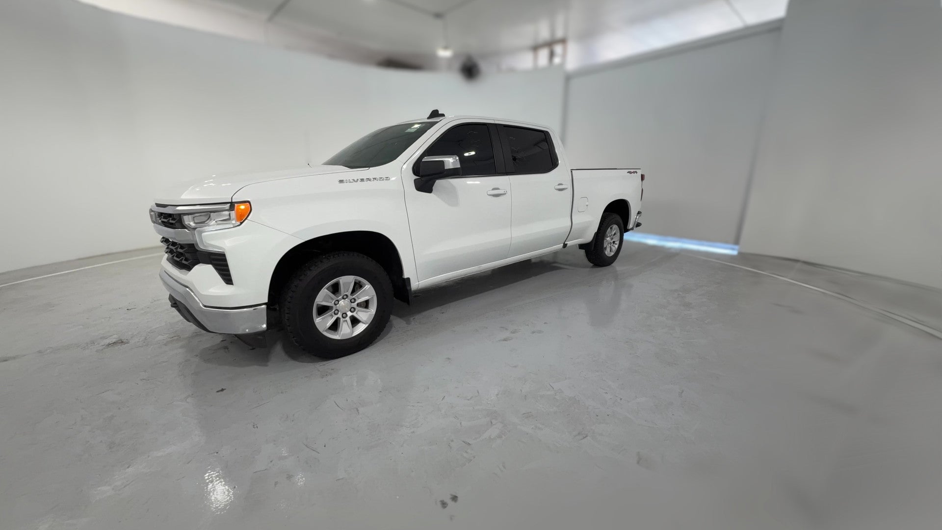 2023 Chevrolet Silverado 1500 Crew Cab vehicle photo