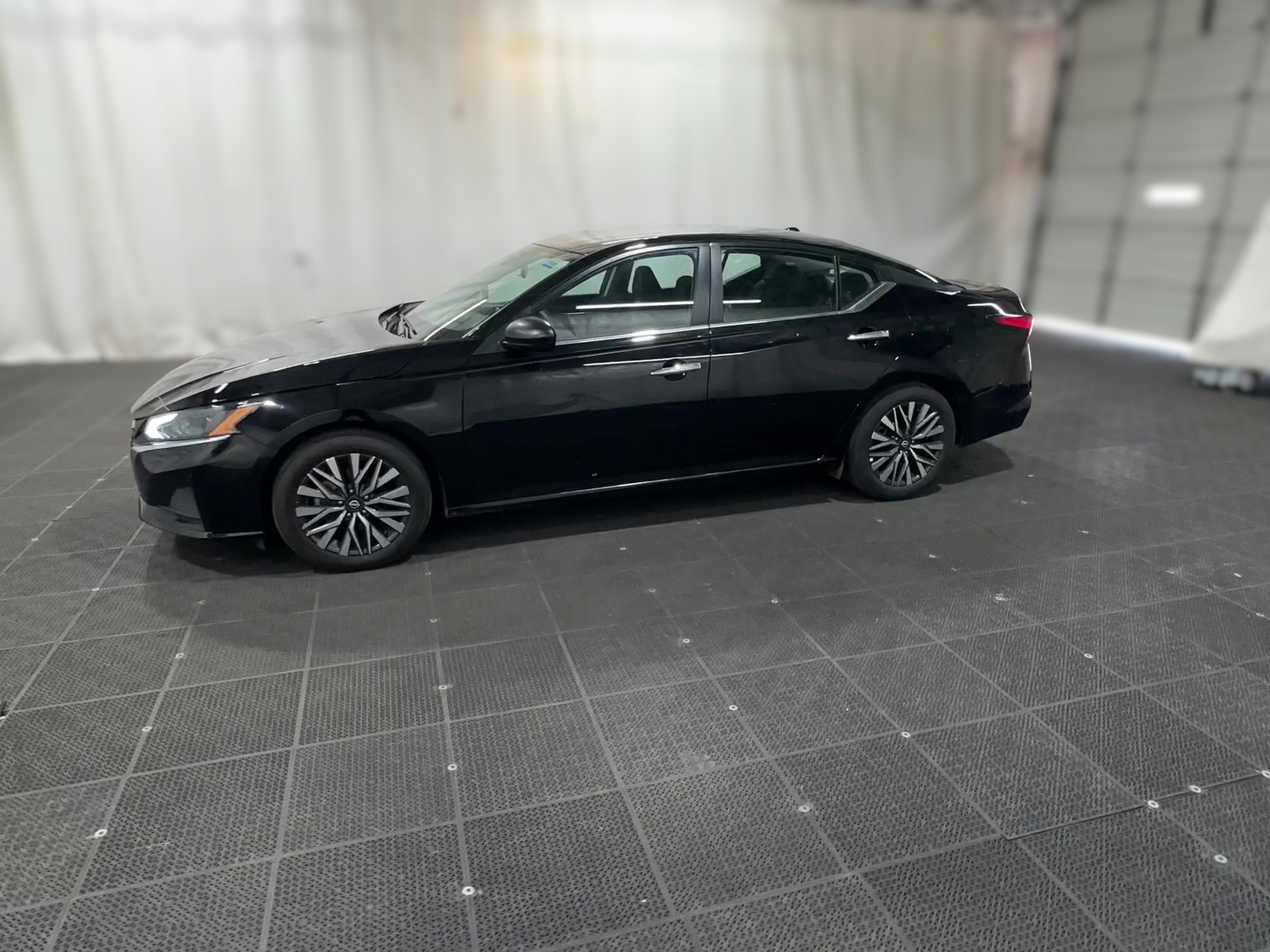 2025 Nissan Altima SV - Photo 23