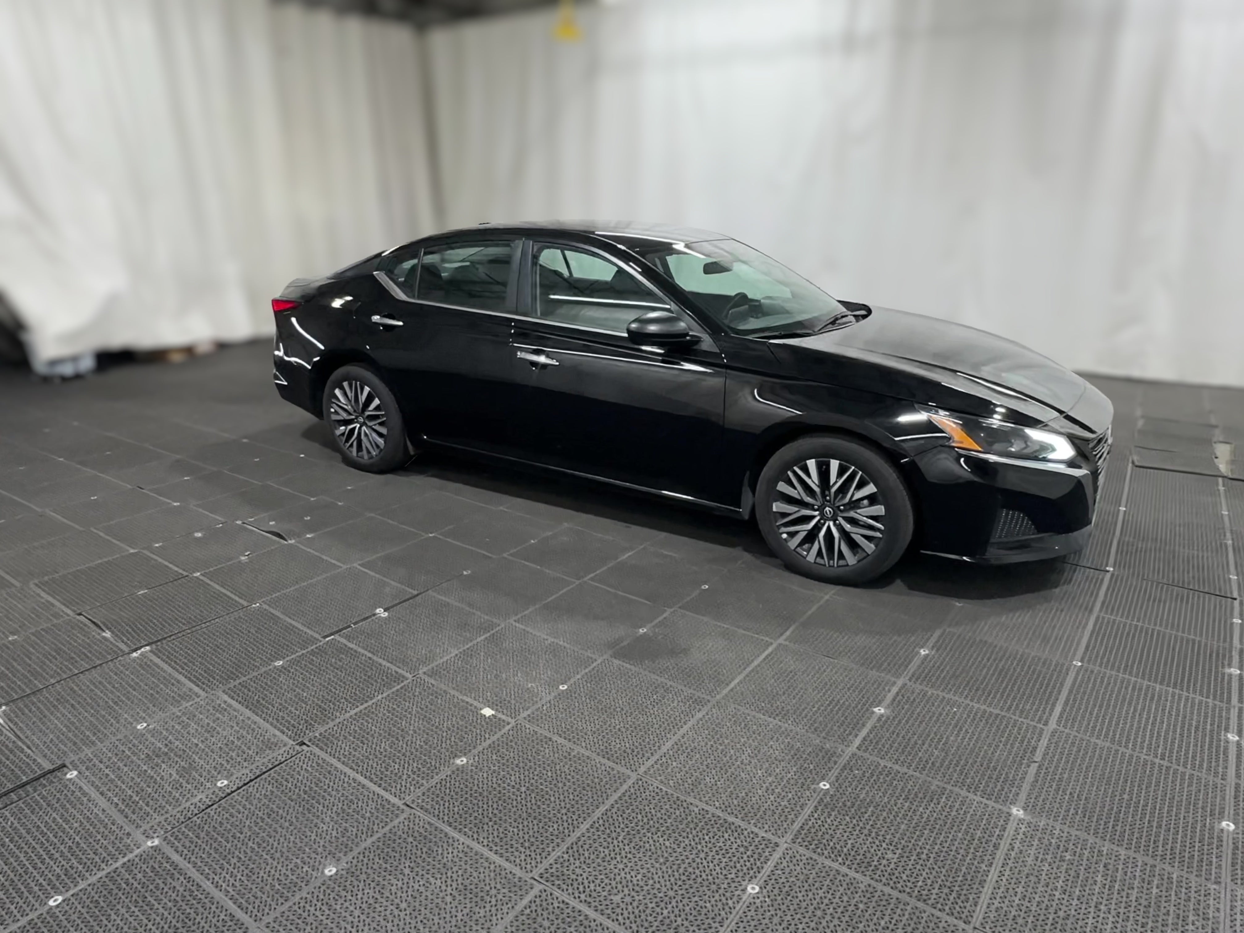 2025 Nissan Altima SV - Photo 33