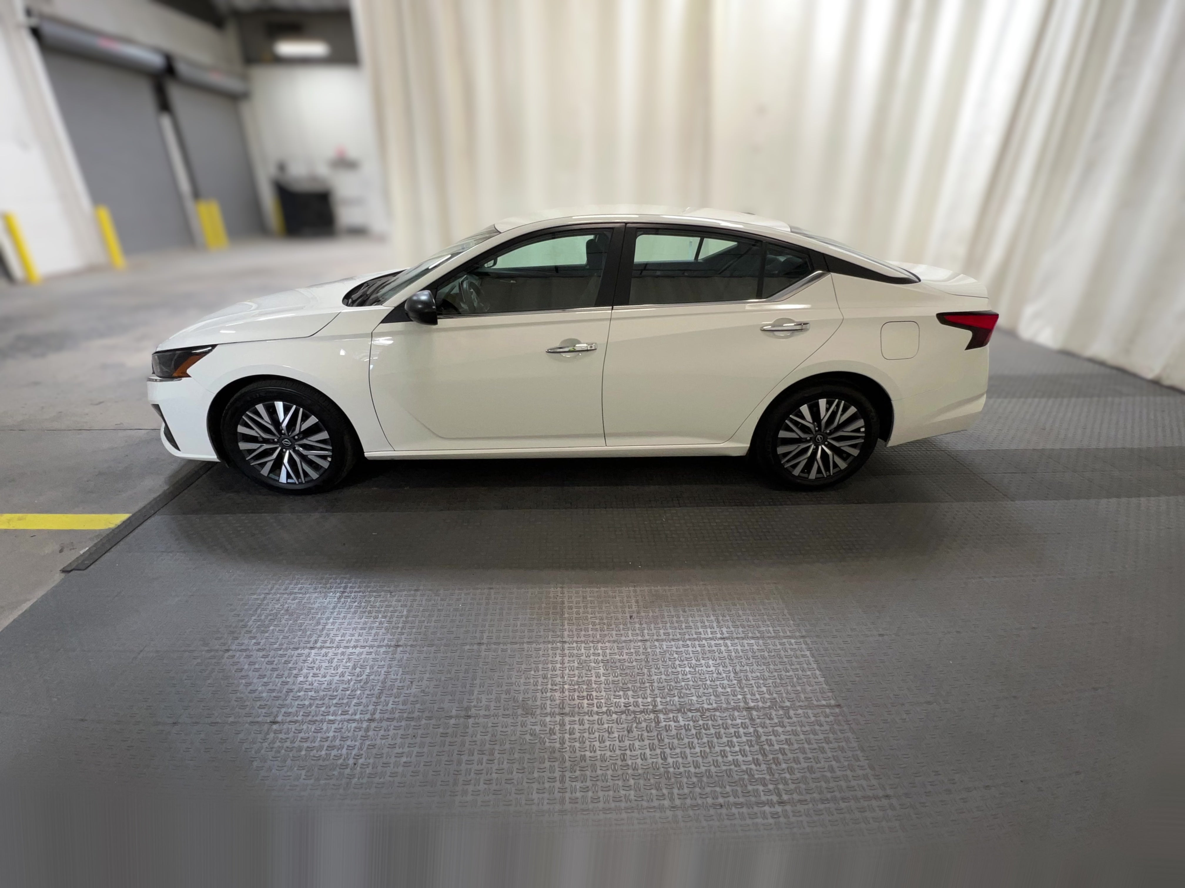 2025 Nissan Altima SV - Photo 23