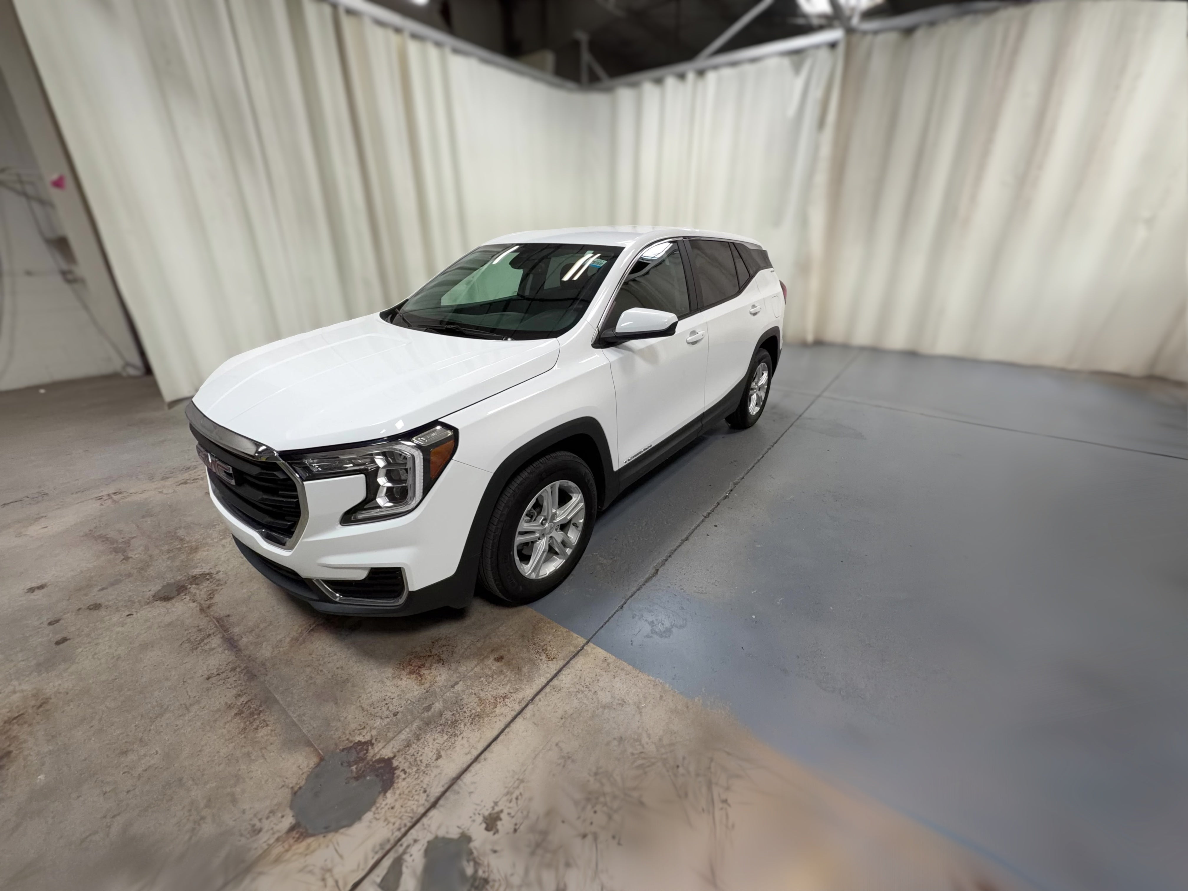 2024 GMC Terrain SLE - Photo 23