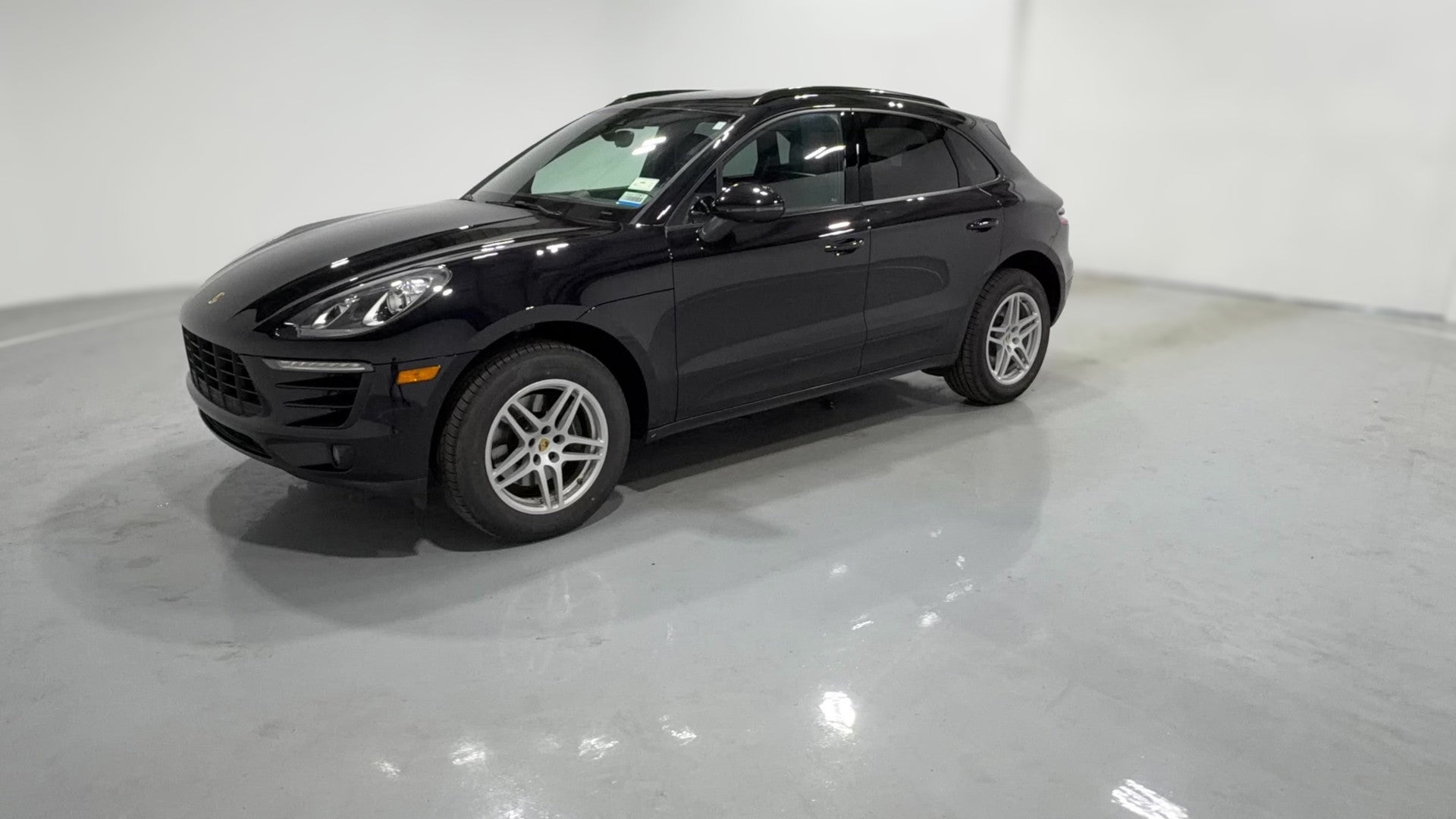 2018 Porsche Macan vehicle photo