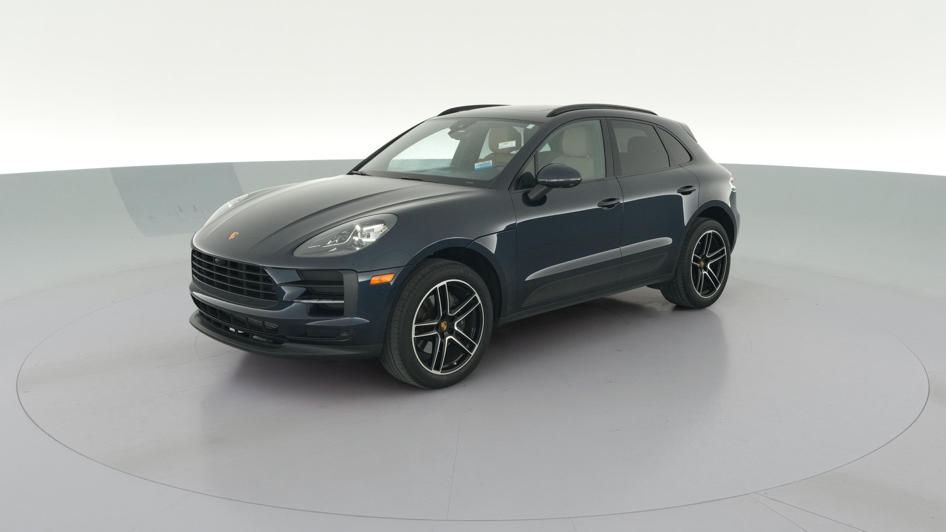 2021 Porsche Macan vehicle photo