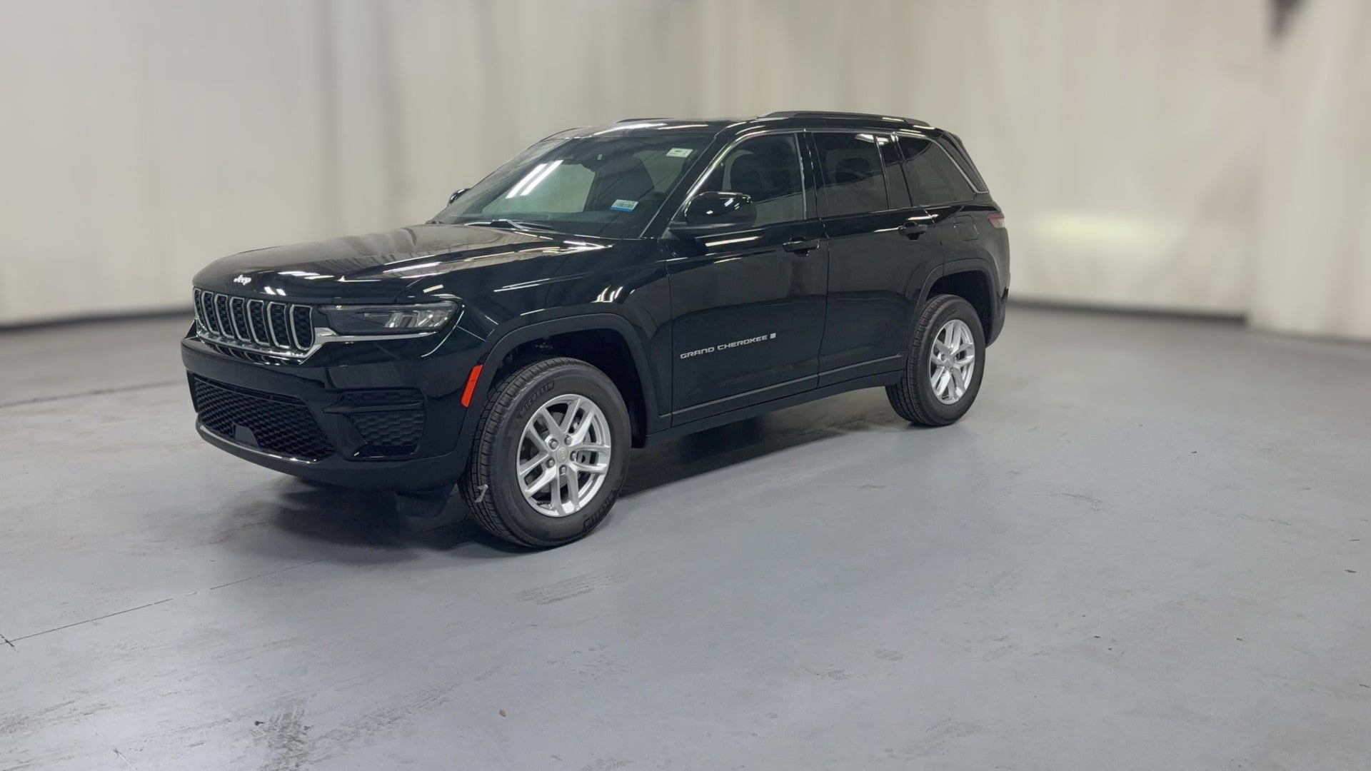 2026 Jeep Grand Cherokee vehicle photo