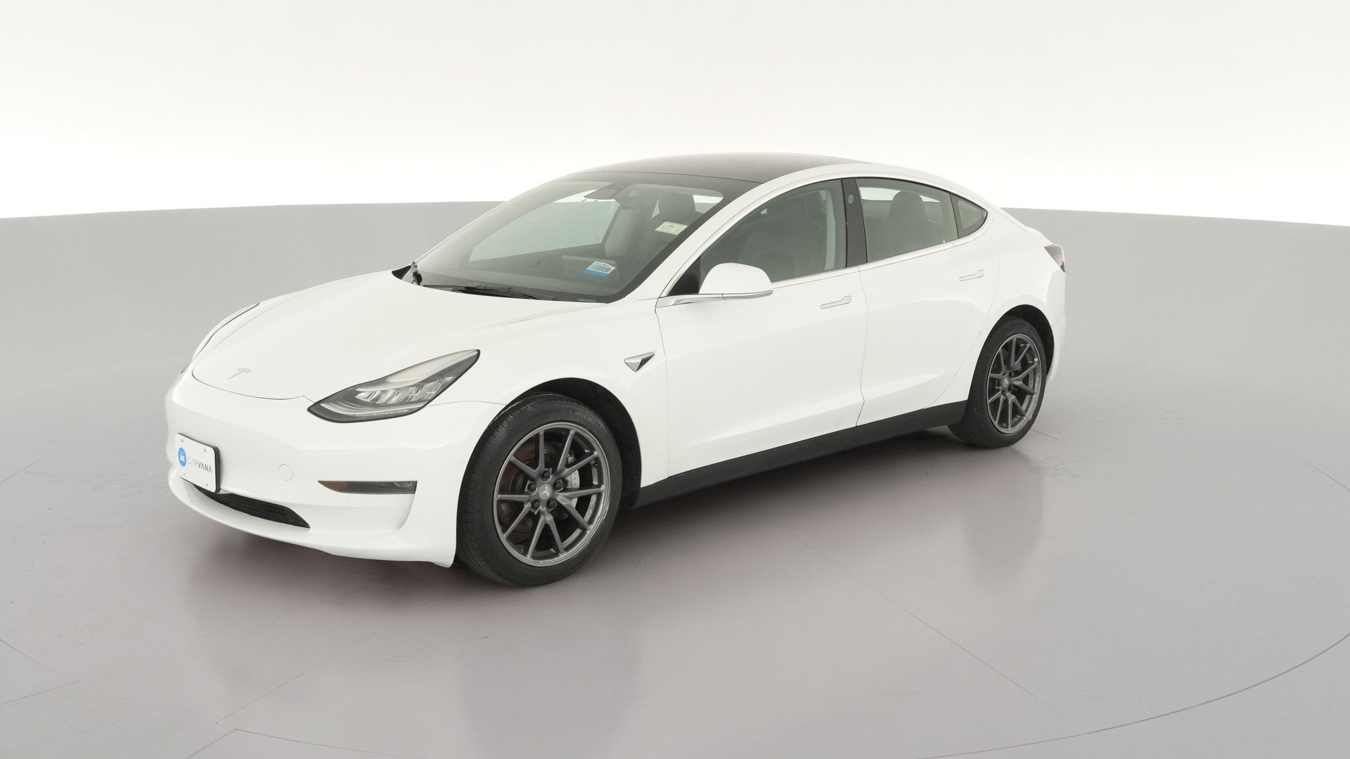 2019 Tesla Model 3 vehicle photo