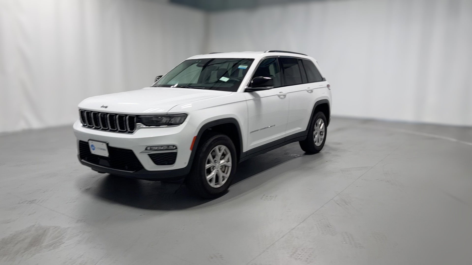 2023 Jeep Grand Cherokee vehicle photo
