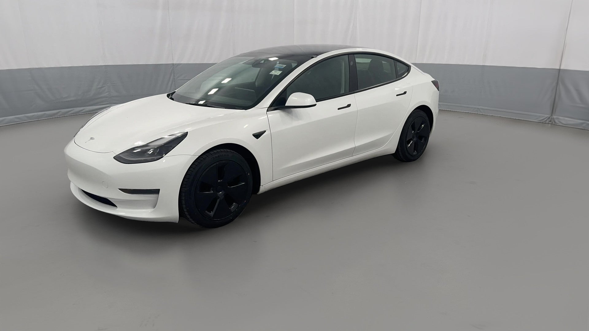 2023 Tesla Model 3 vehicle photo
