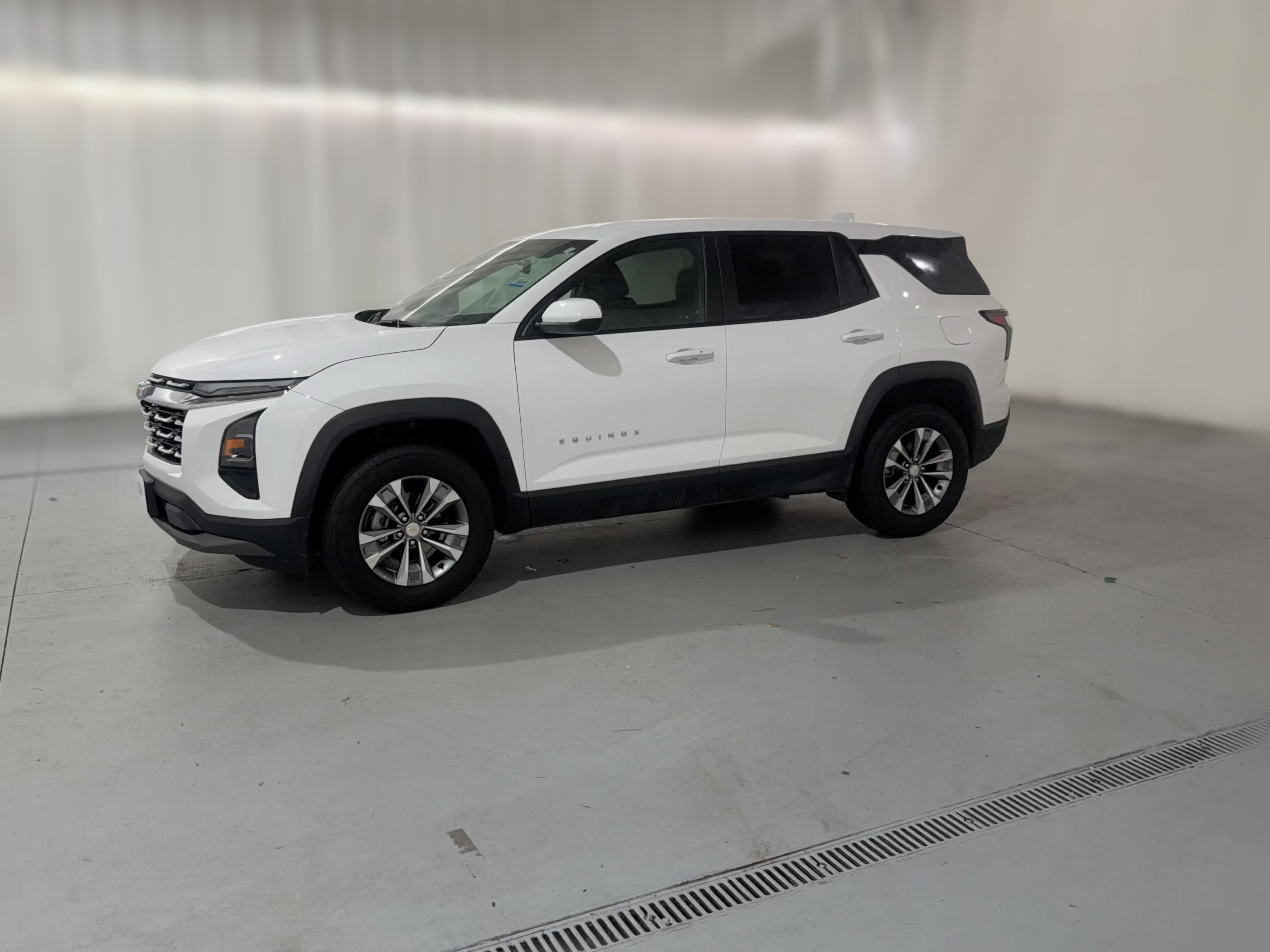 2025 Chevrolet Equinox LT - Photo 24