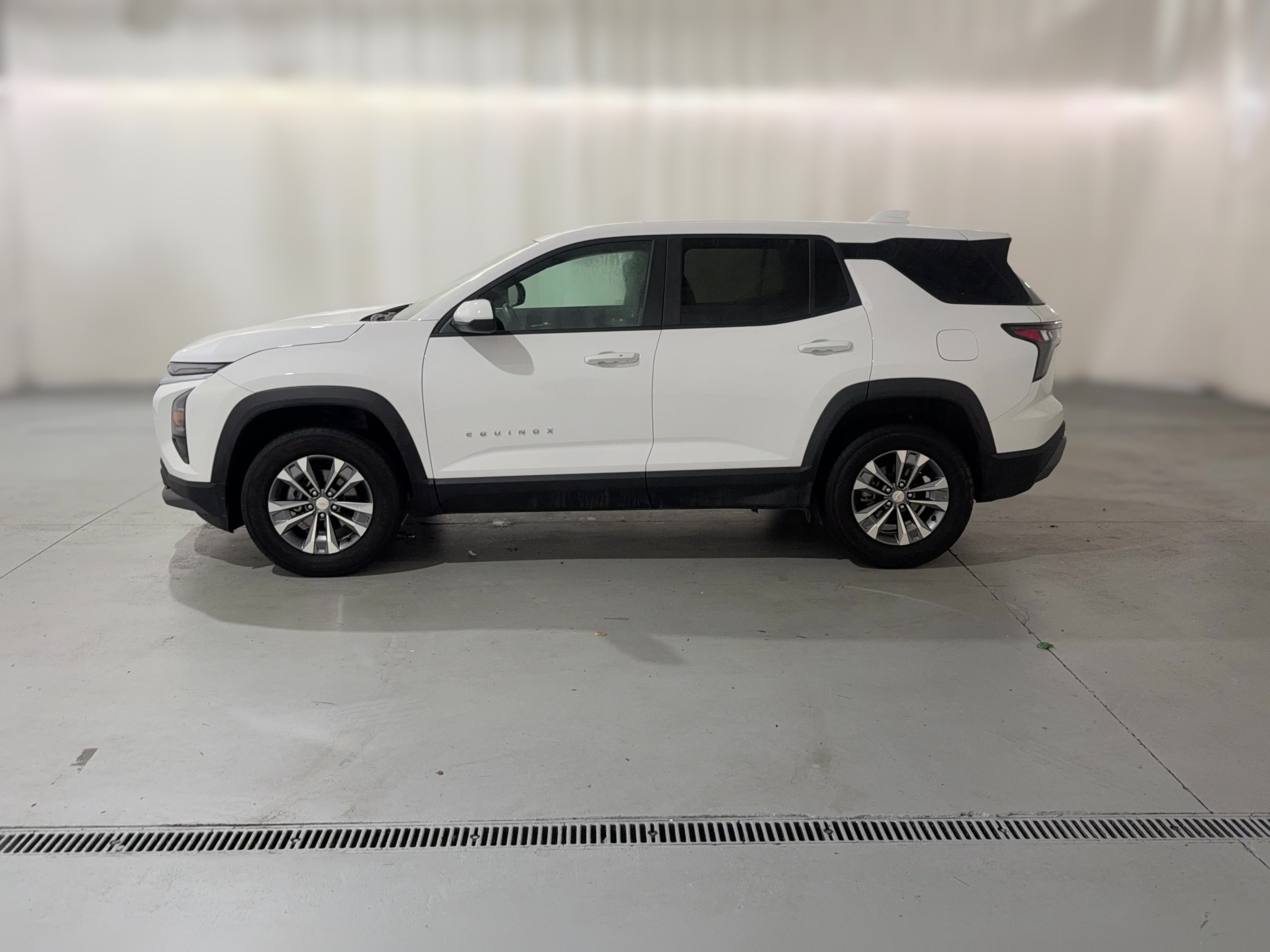 2025 Chevrolet Equinox LT - Photo 25