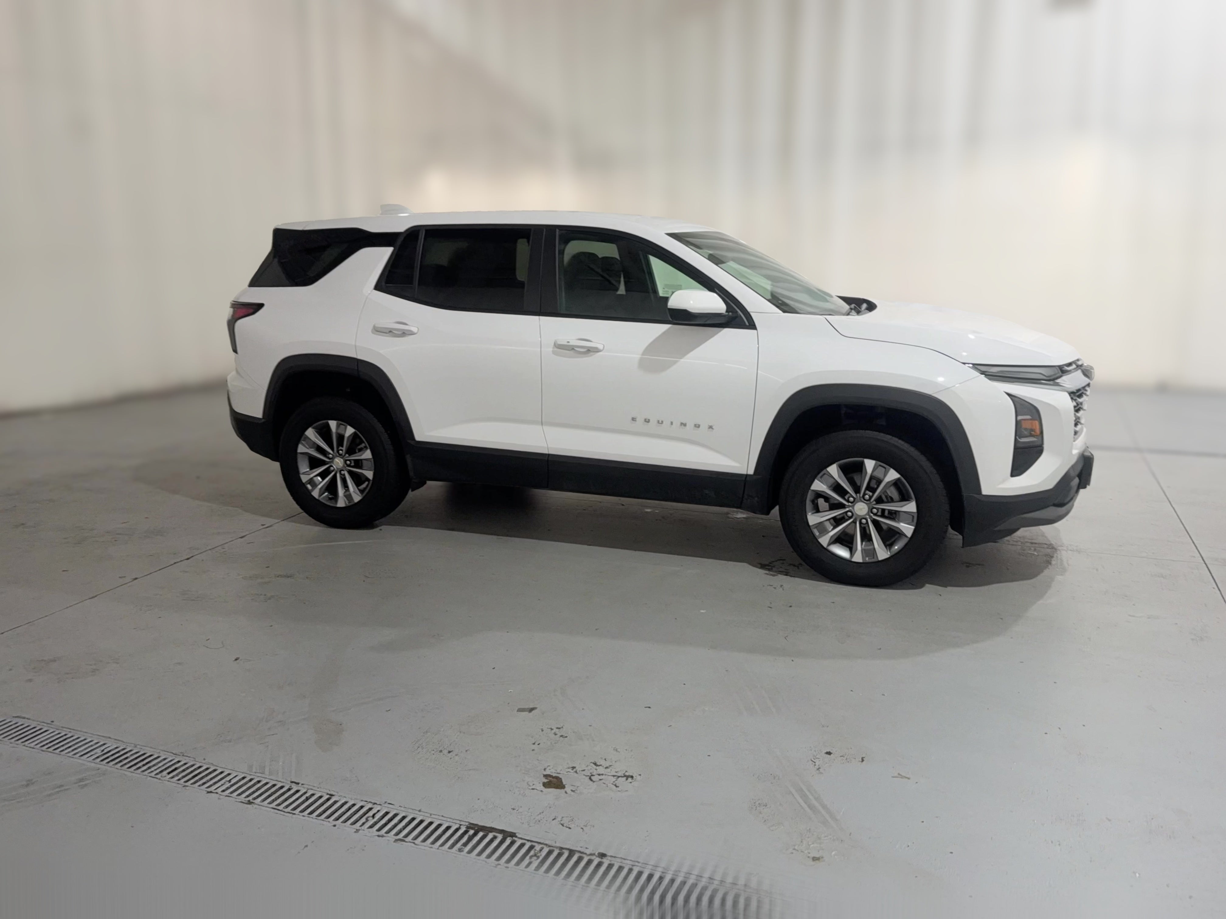 2025 Chevrolet Equinox LT - Photo 34
