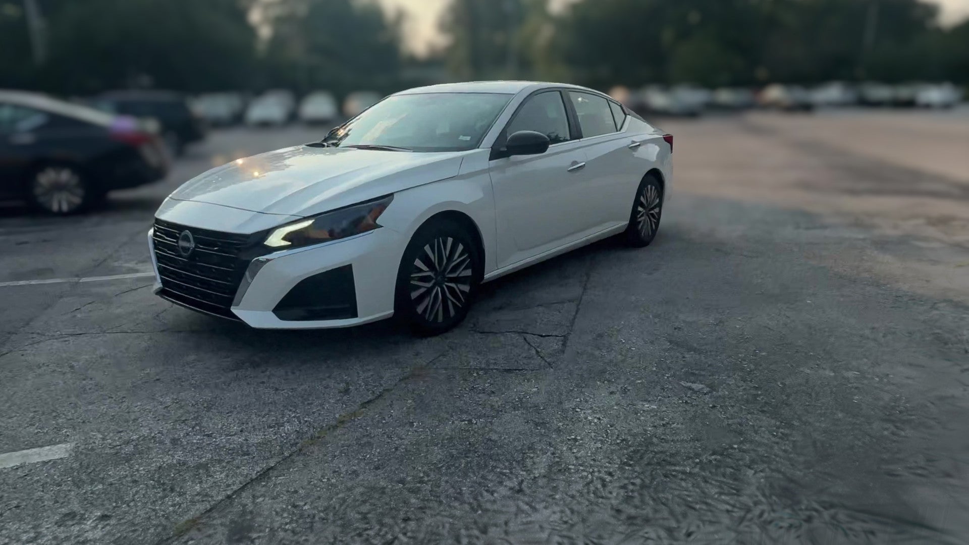 2025 Nissan Altima vehicle photo