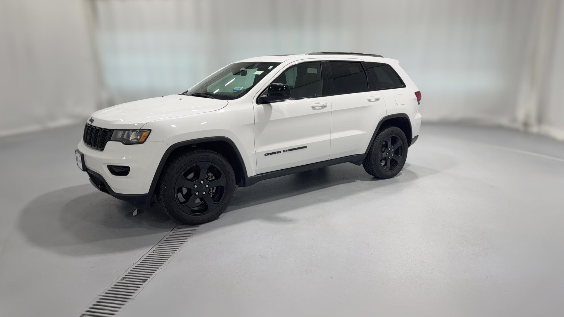 2018 Jeep Grand Cherokee vehicle photo