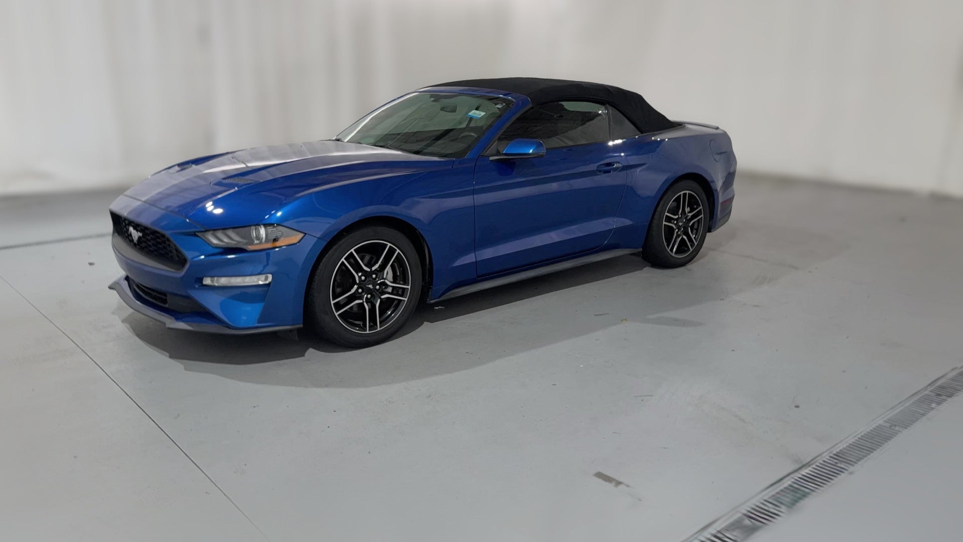 2018 Ford Mustang vehicle photo