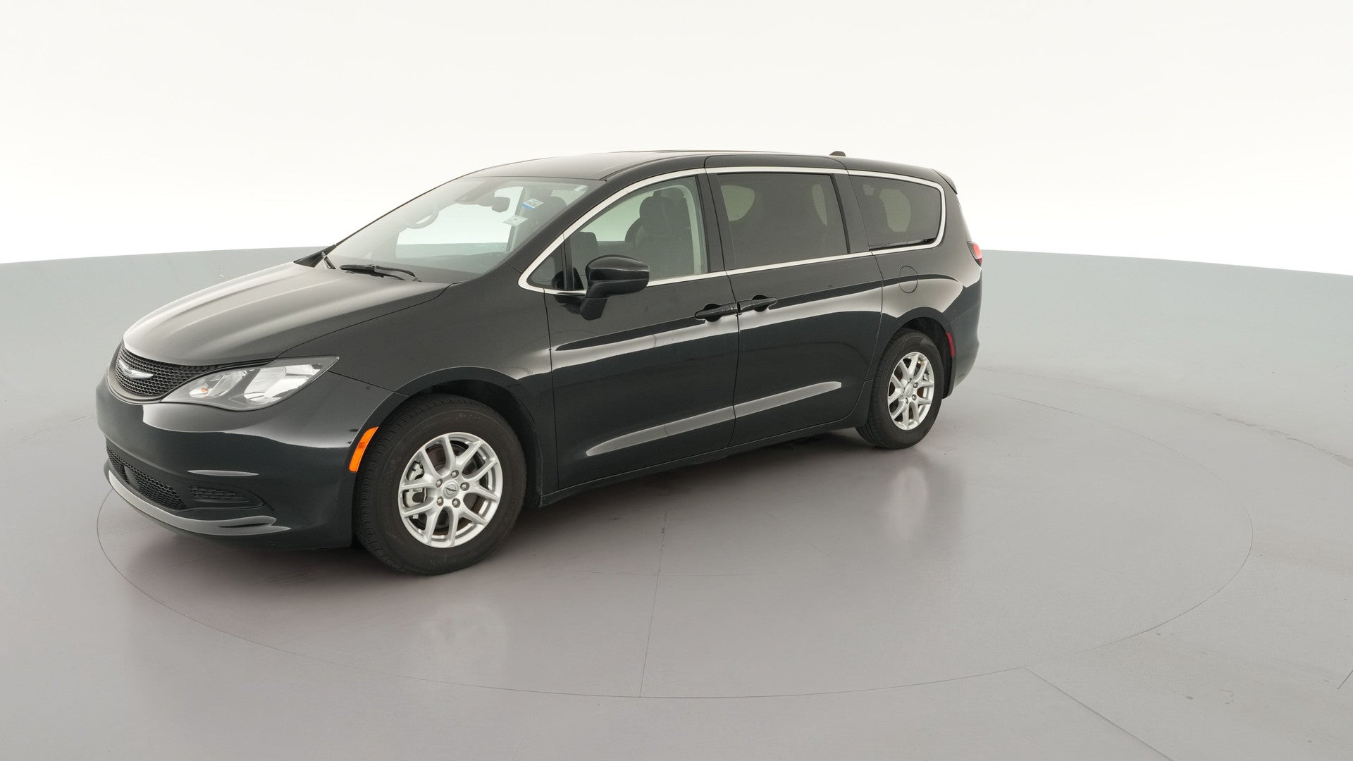2023 Chrysler Voyager vehicle photo