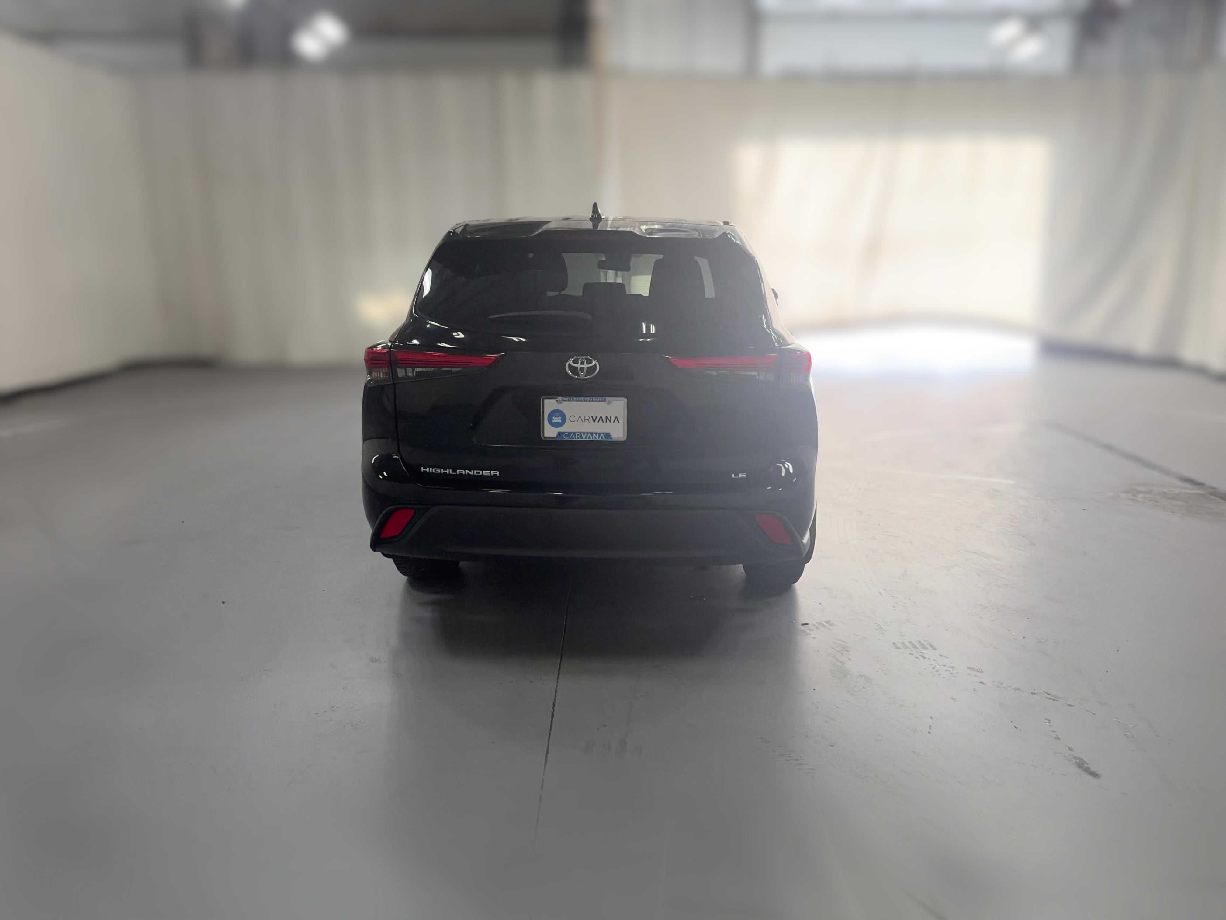 2020 Toyota Highlander LE - Photo 32