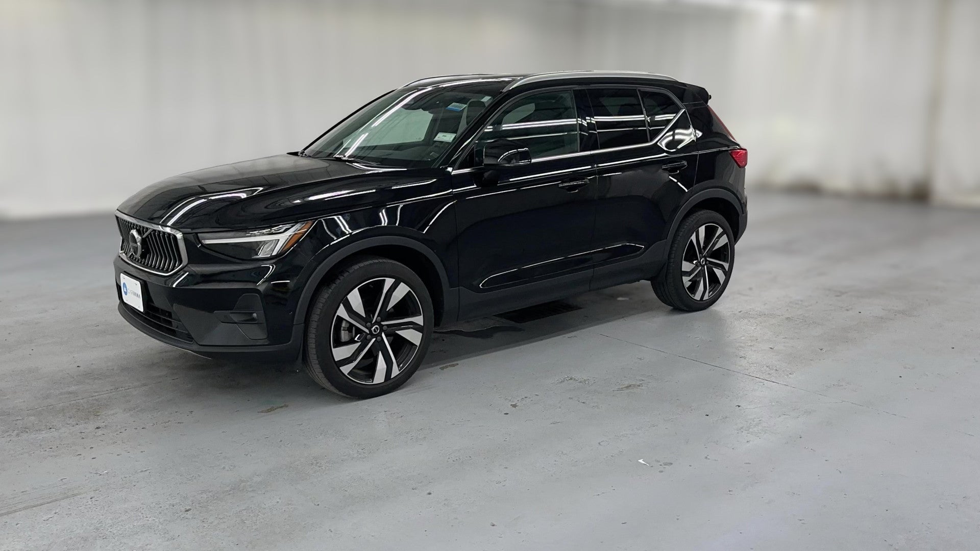 2023 Volvo XC40 vehicle photo