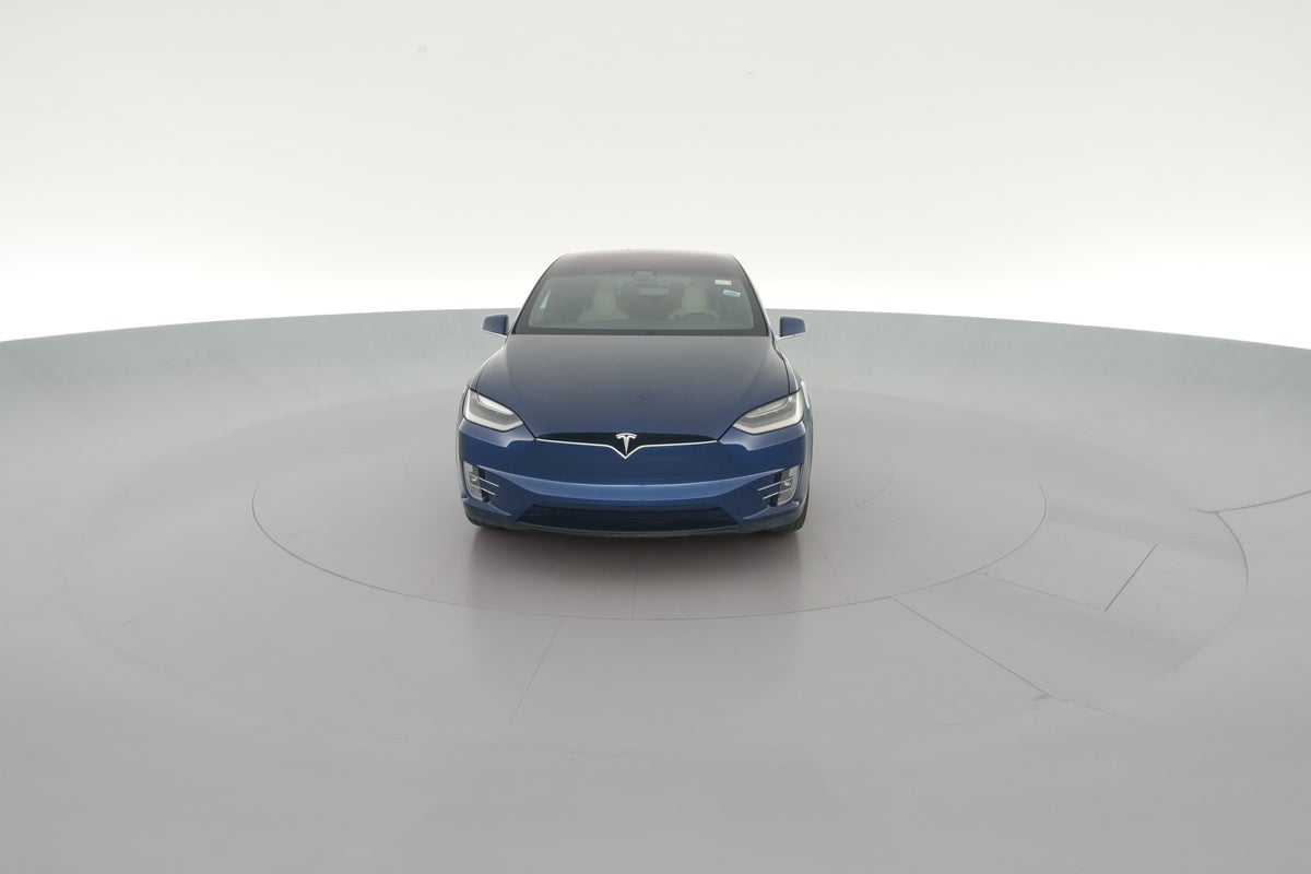 2019 Tesla Model X Long Range All-Wheel Drive in Deep Blue Metallic — 360° view 1