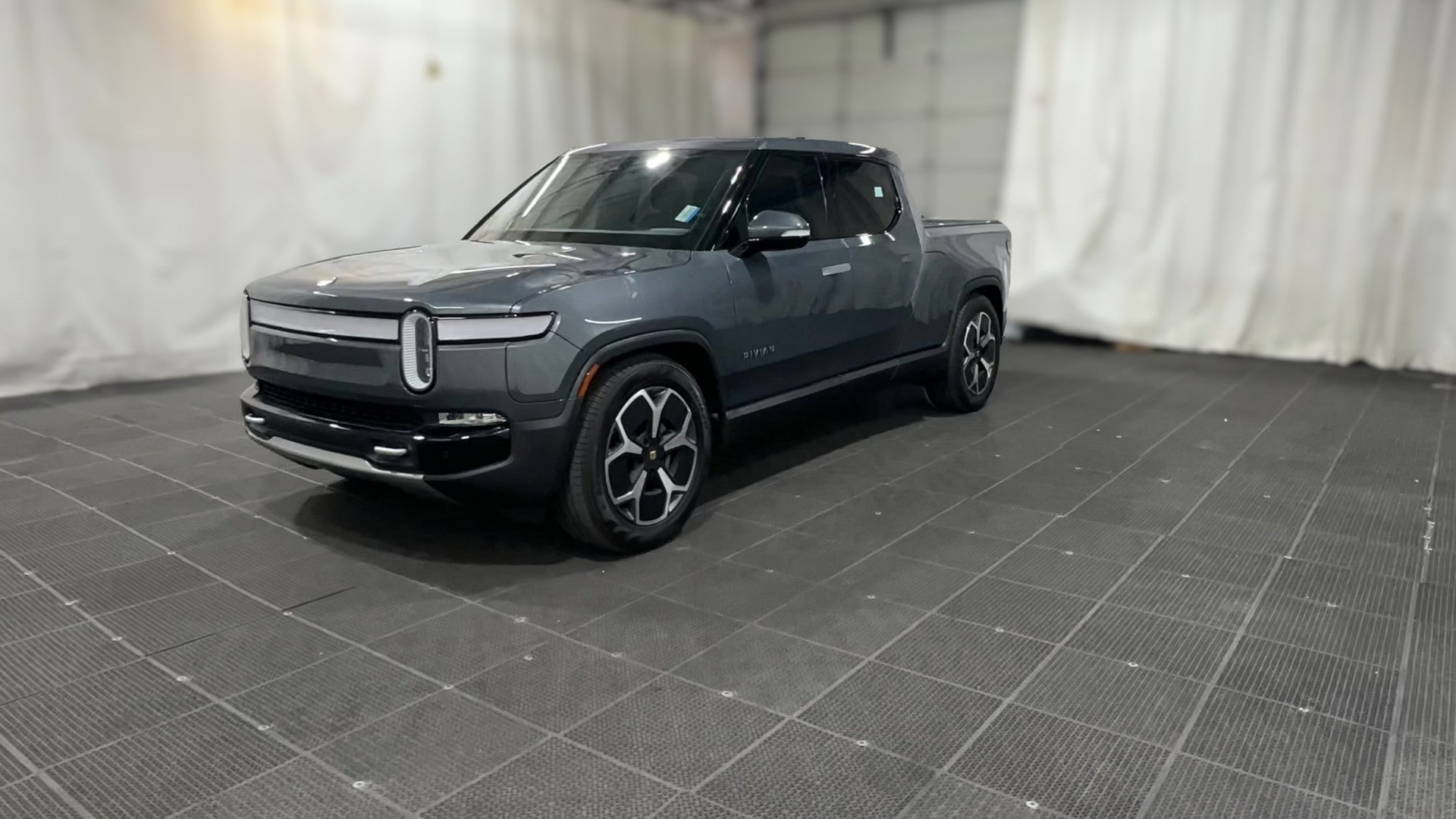 2024 Rivian R1T vehicle photo