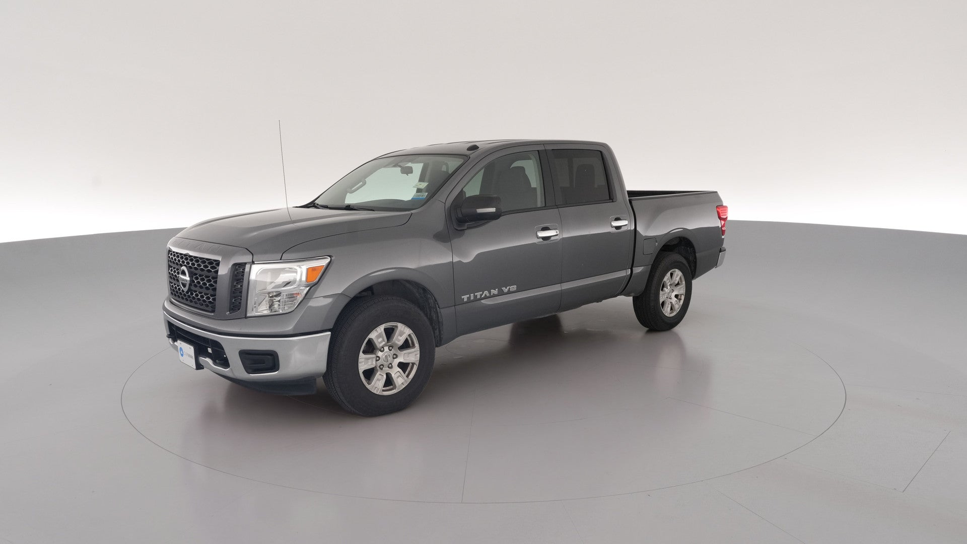 2019 Nissan Titan Crew Cab vehicle photo