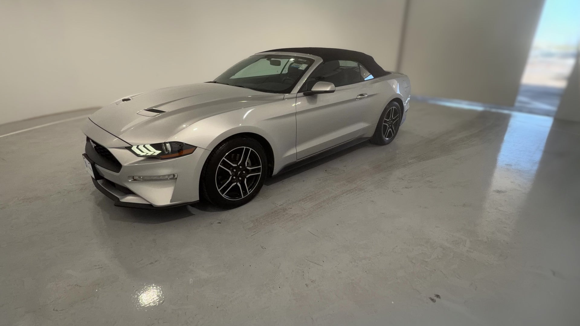 2018 Ford Mustang vehicle photo