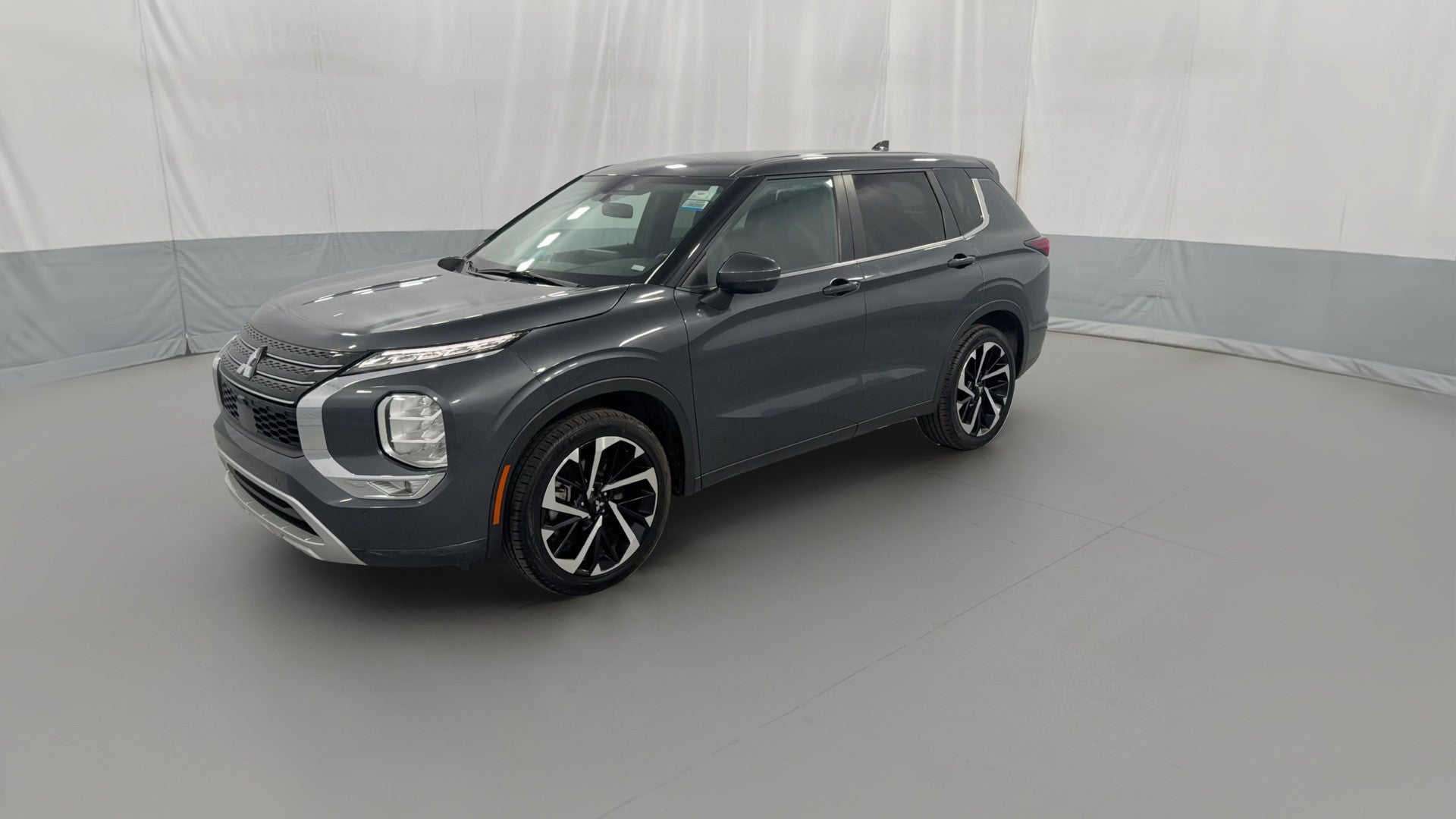 2024 Mitsubishi Outlander vehicle photo