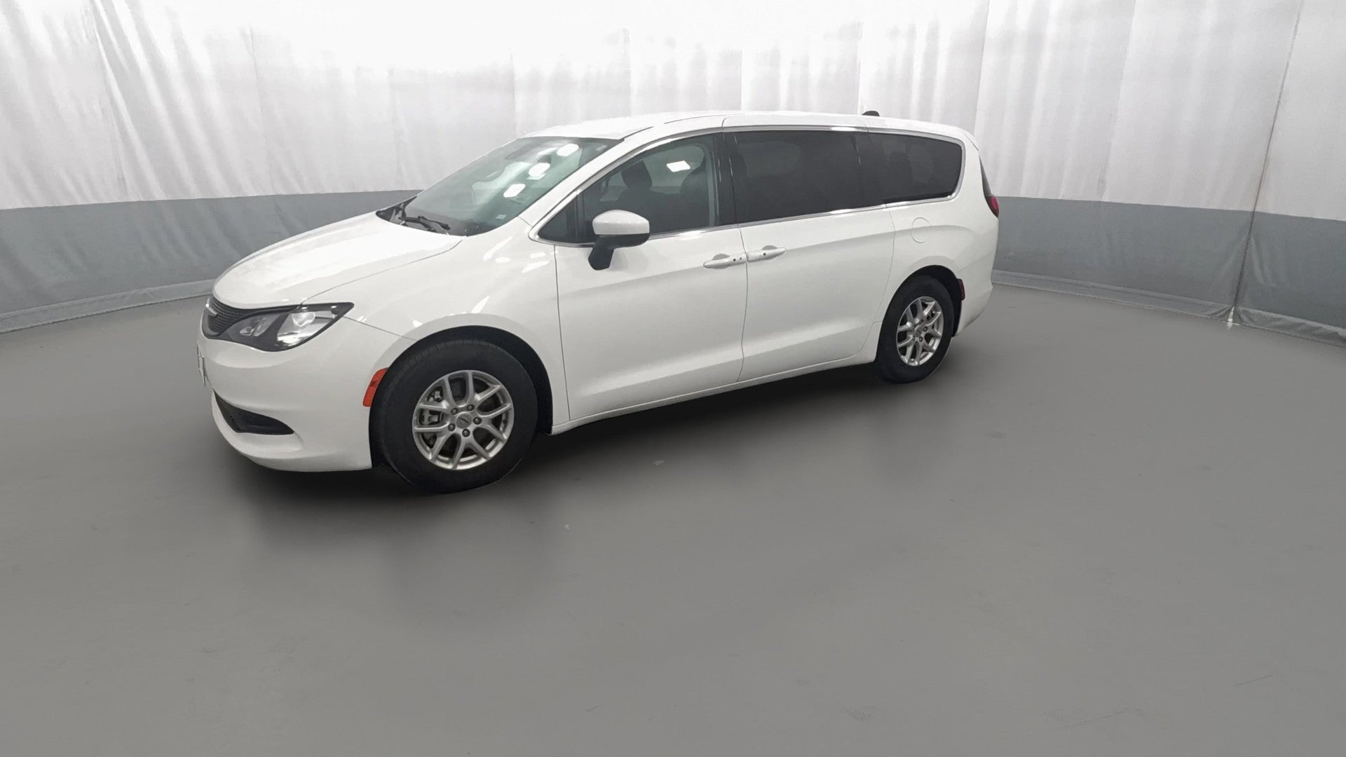 2023 Chrysler Voyager vehicle photo