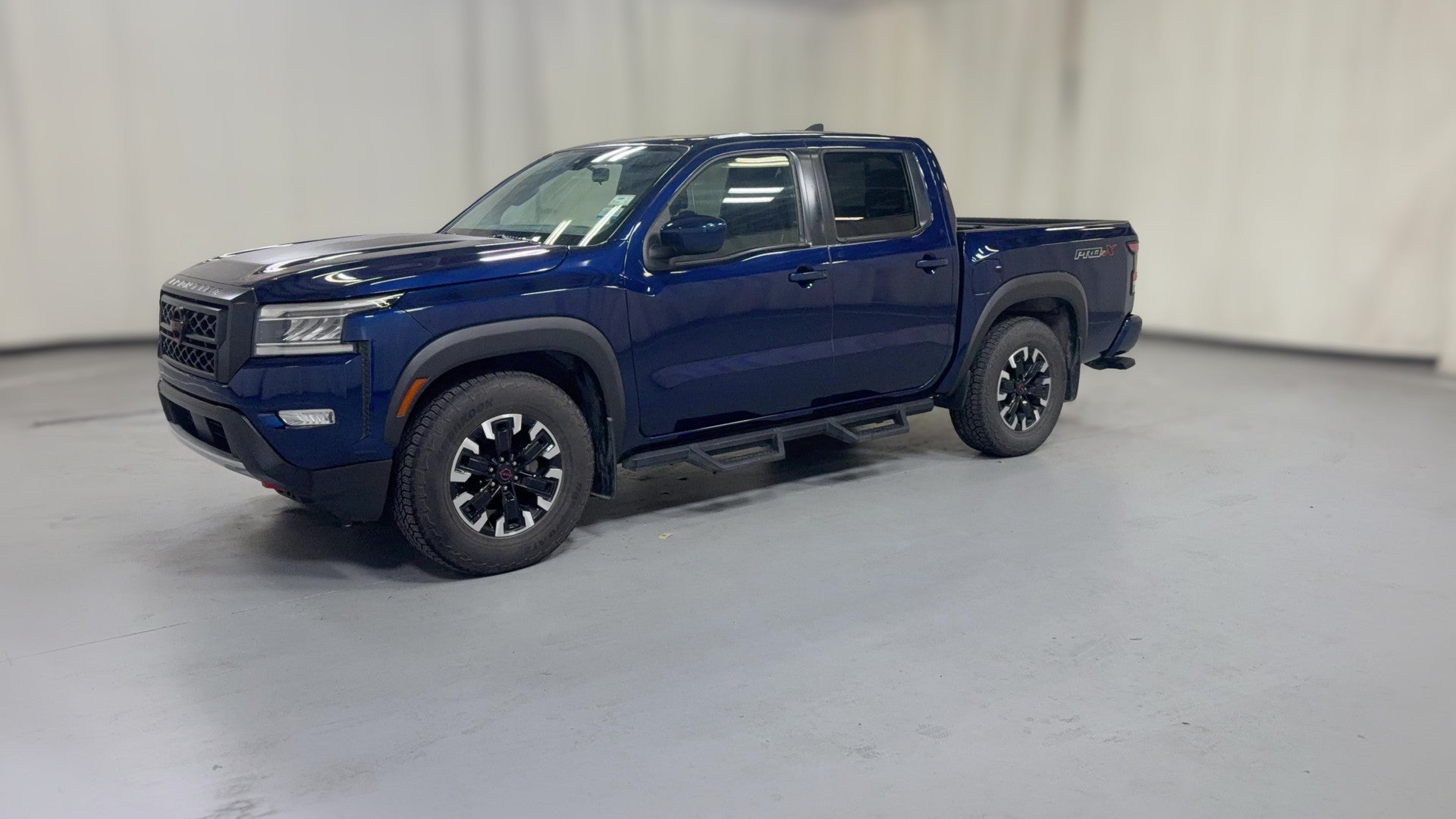 2023 Nissan Frontier Crew Cab vehicle photo