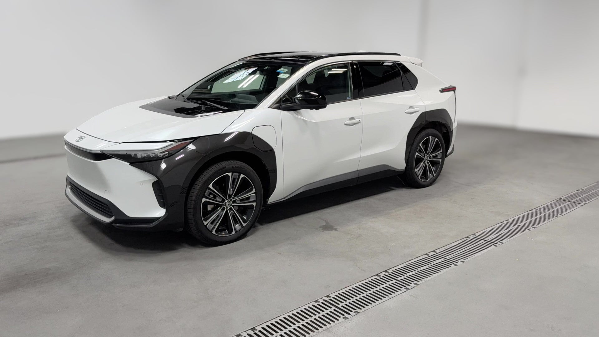 2023 Toyota bZ4X vehicle photo