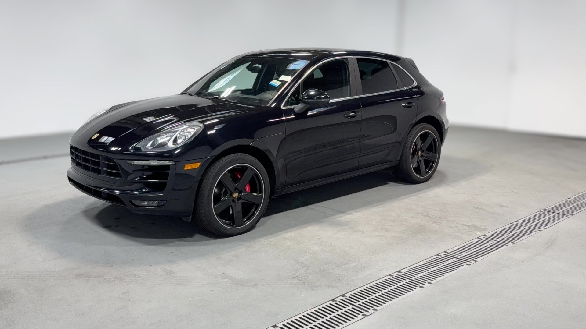 2015 Porsche Macan vehicle photo