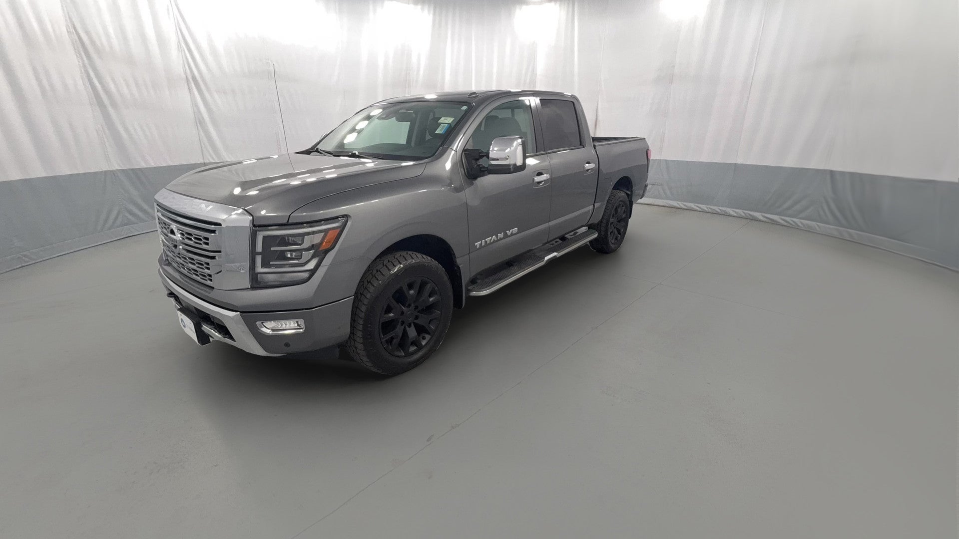 2020 Nissan Titan Crew Cab vehicle photo