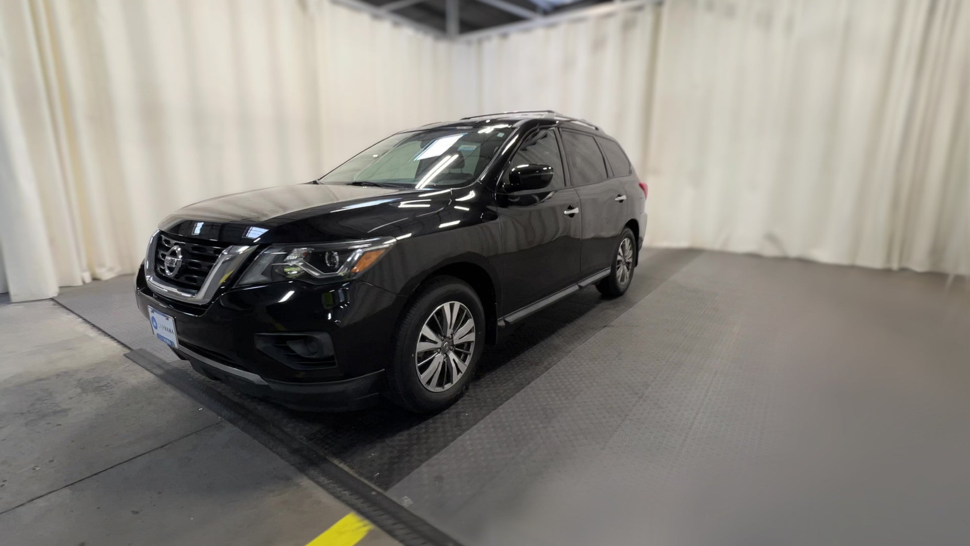 2019 Nissan Pathfinder vehicle photo