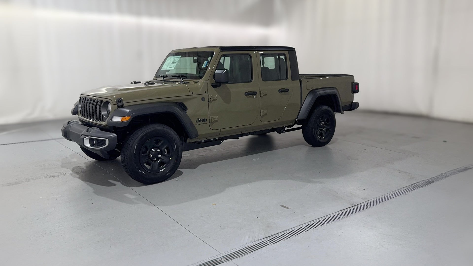 2026 Jeep Gladiator vehicle photo