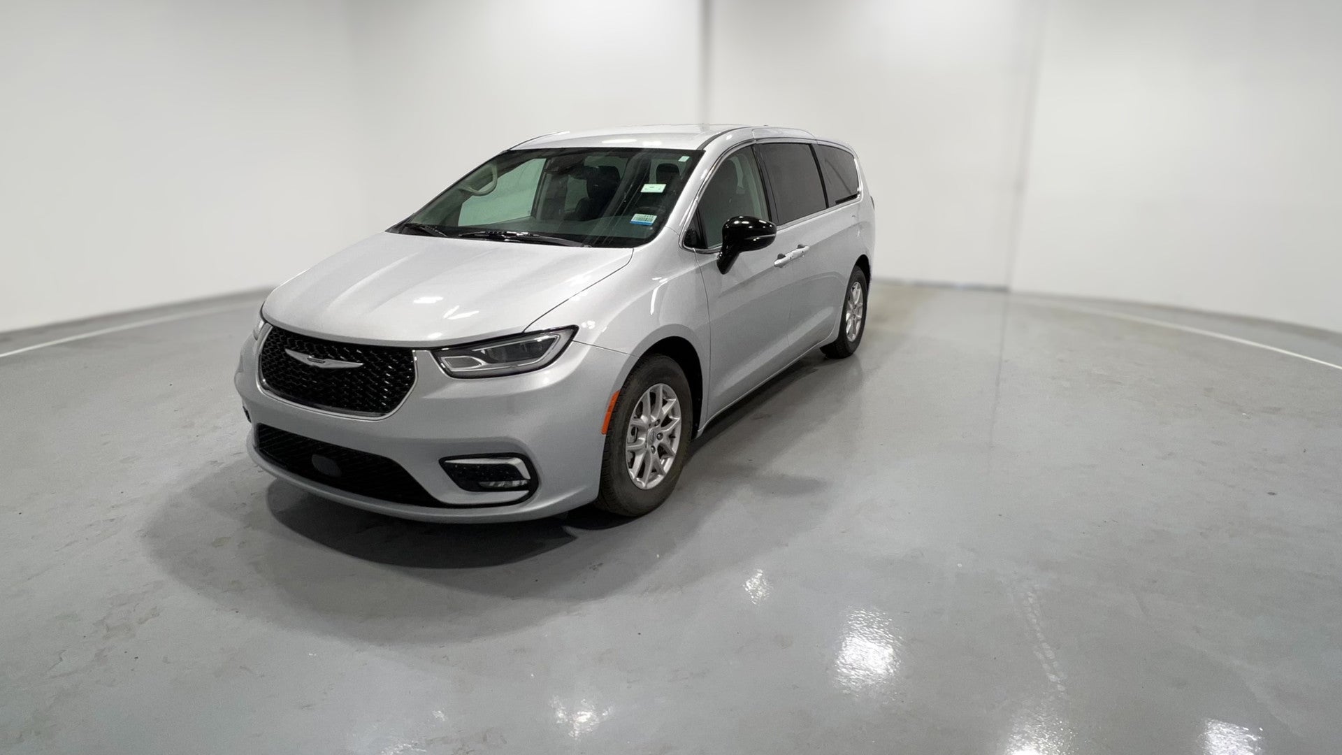 2024 Chrysler Pacifica vehicle photo