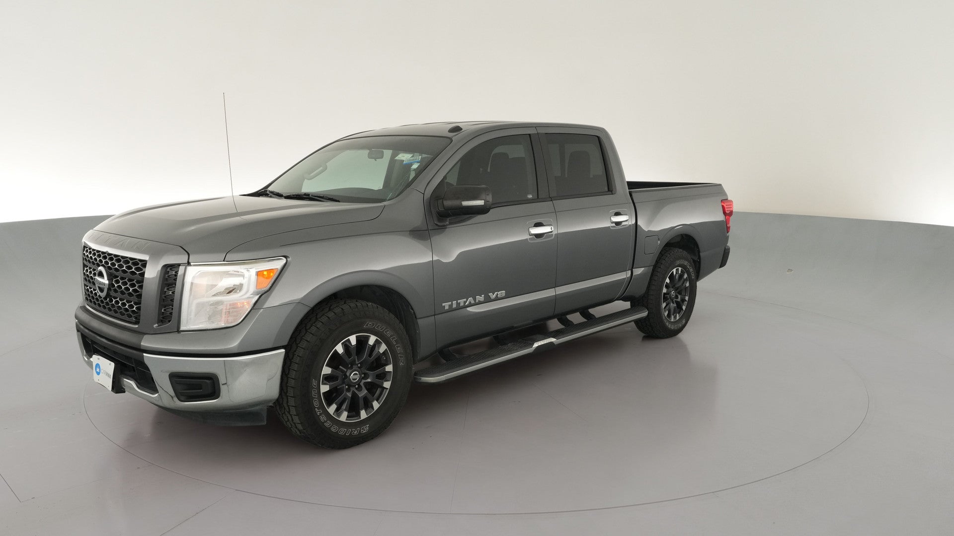2019 Nissan Titan Crew Cab vehicle photo