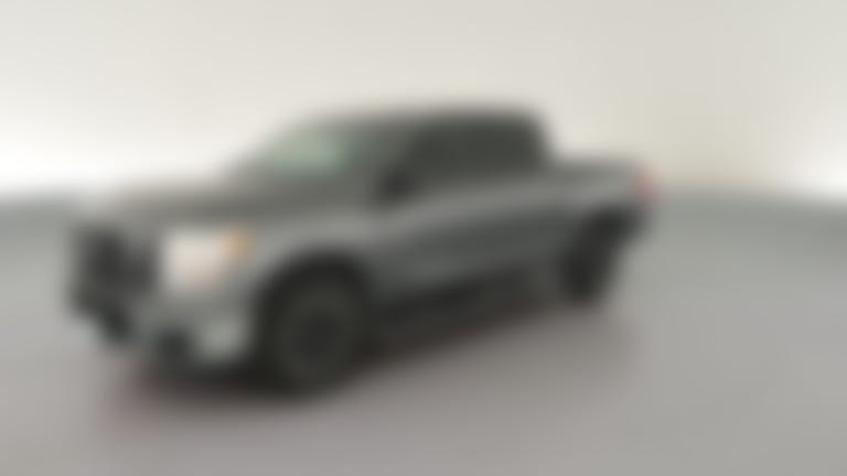 2019 Nissan Titan Crew Cab vehicle photo