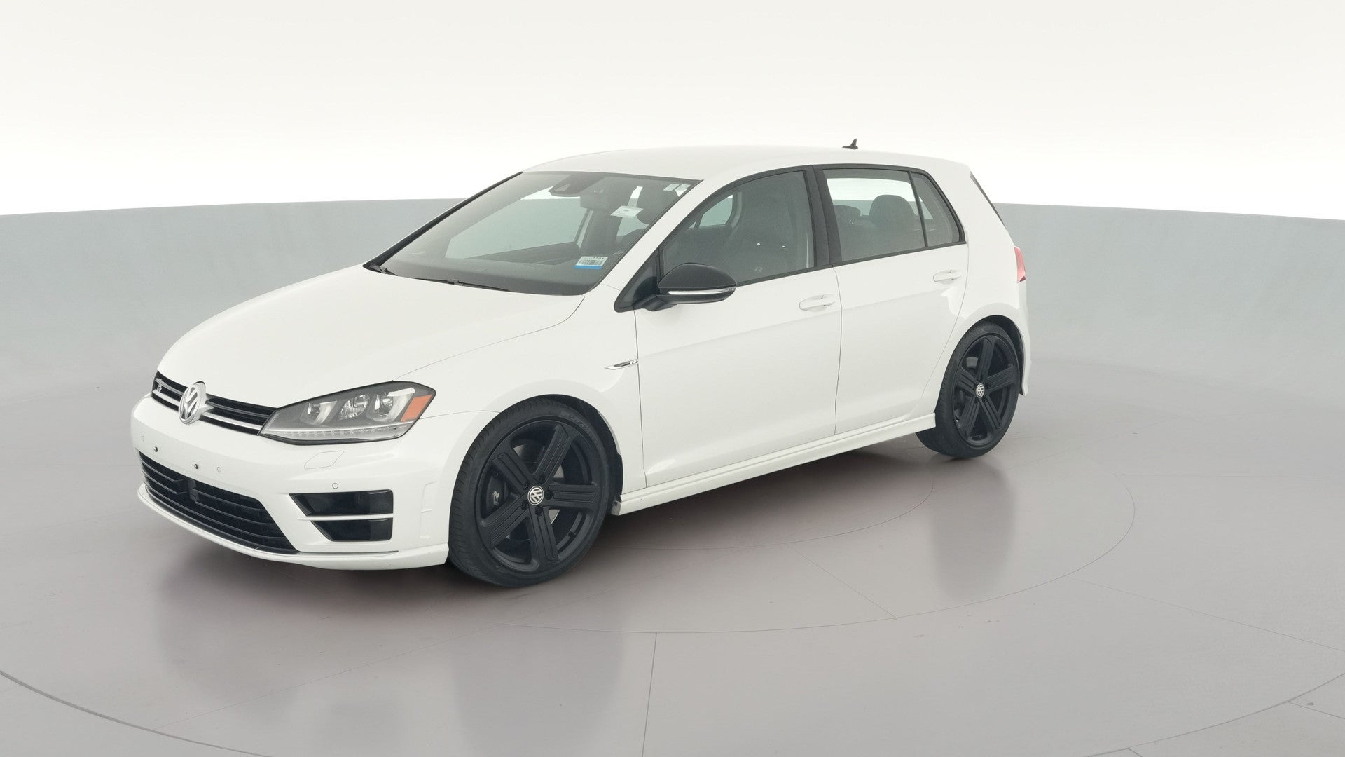 2016 Volkswagen Golf R vehicle photo