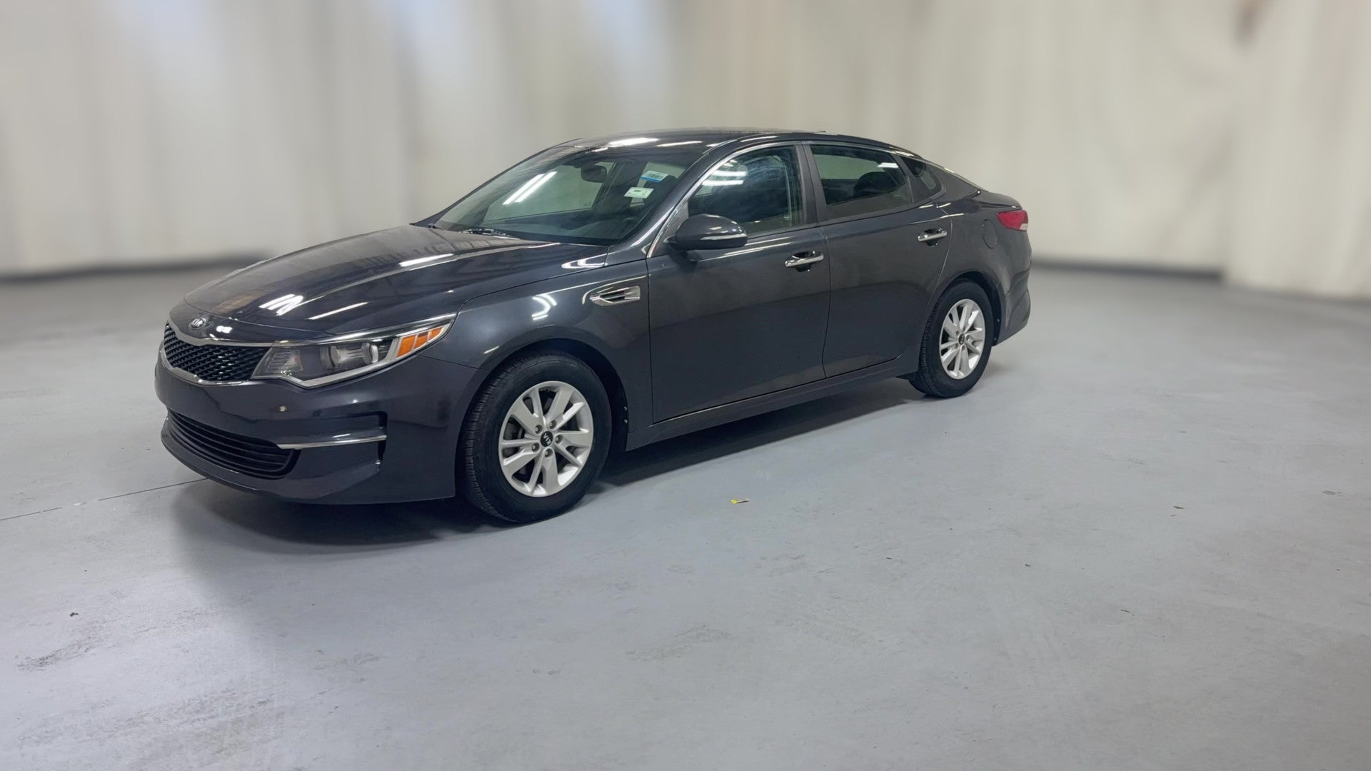 2018 Kia Optima vehicle photo