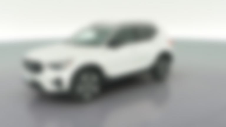 2024 Volvo XC40 vehicle photo