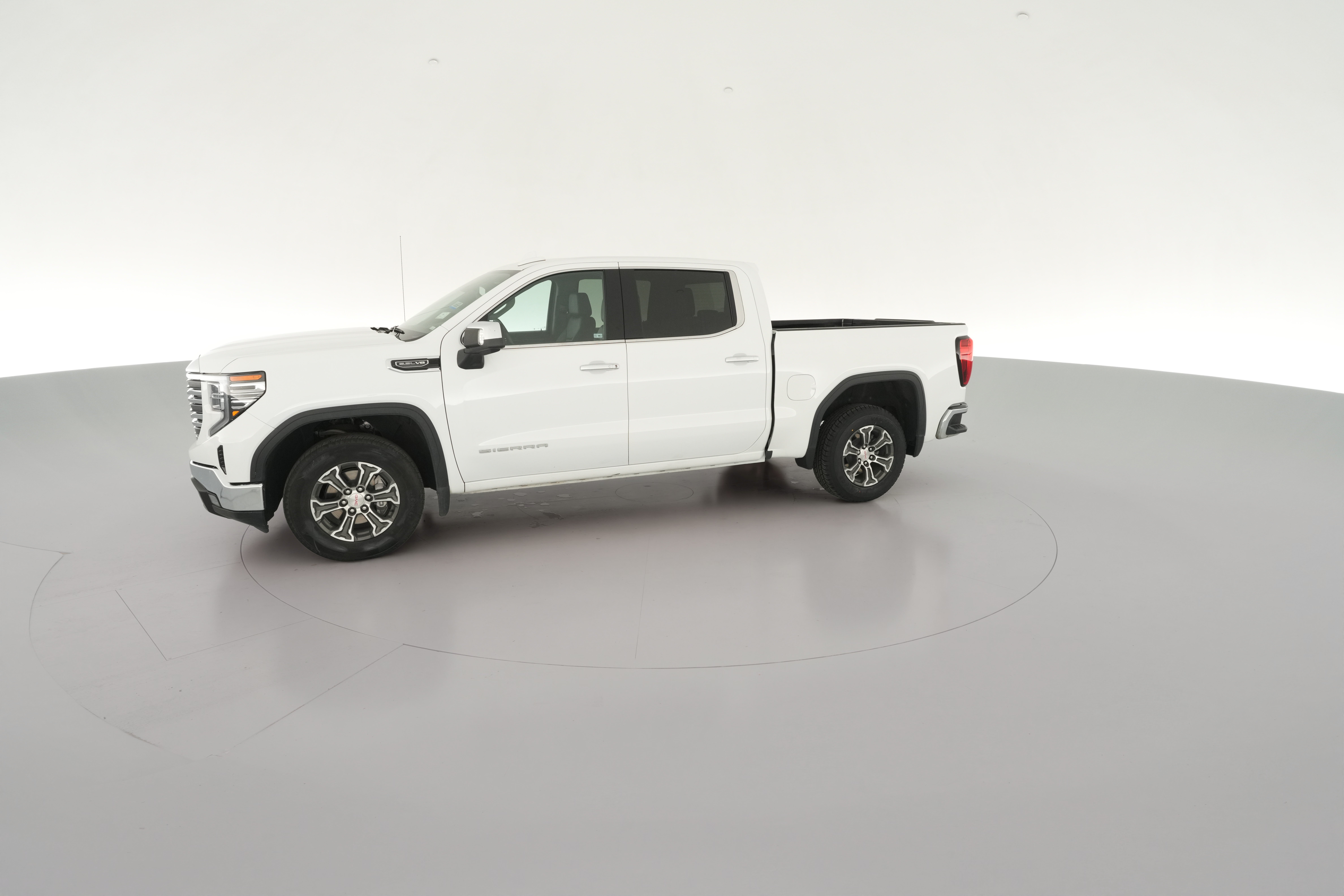 2024 GMC Sierra 1500 SLT - Photo 30